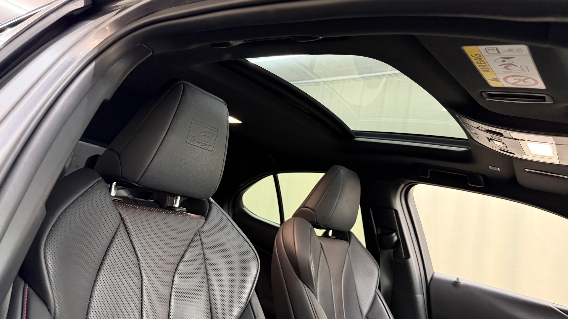 LEXUS UX 250h F Sport AWD Automatic-image-9