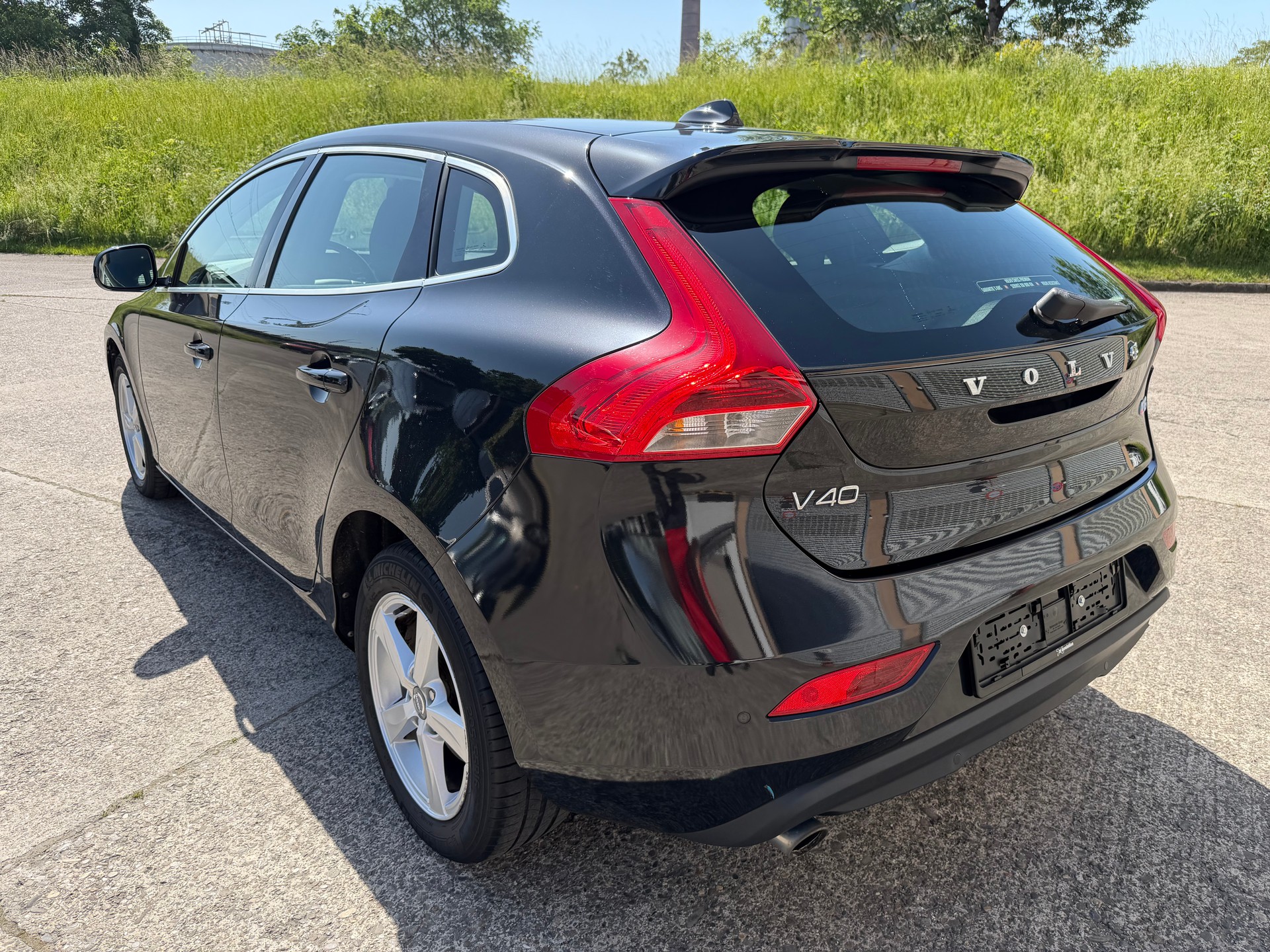 VOLVO V40 D3 Momentum Geartronic-showroom-element-2