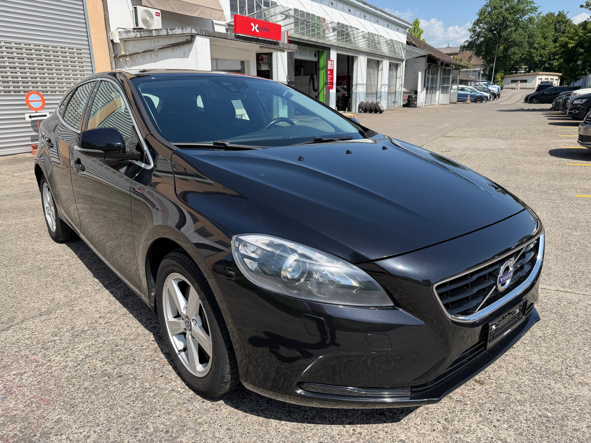 VOLVO V40 D3 Momentum Geartronic-image-6