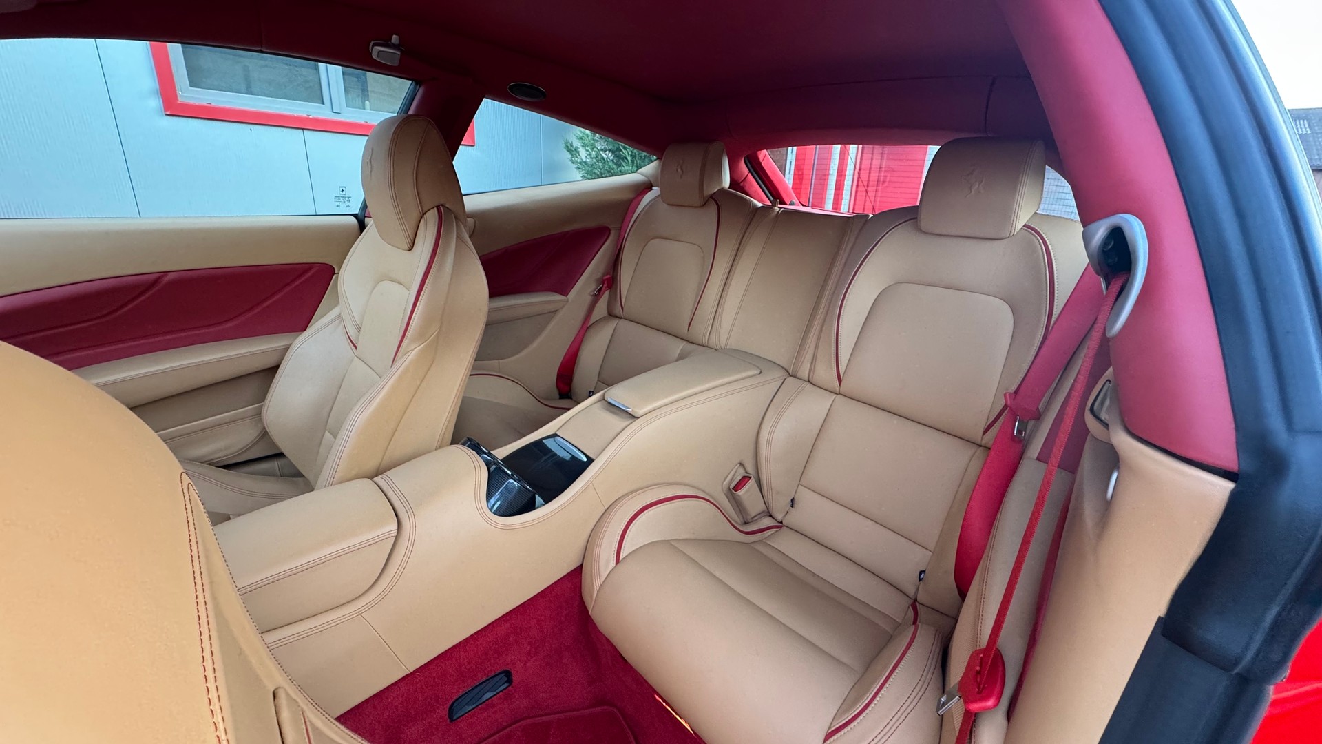 FERRARI FF-image-13