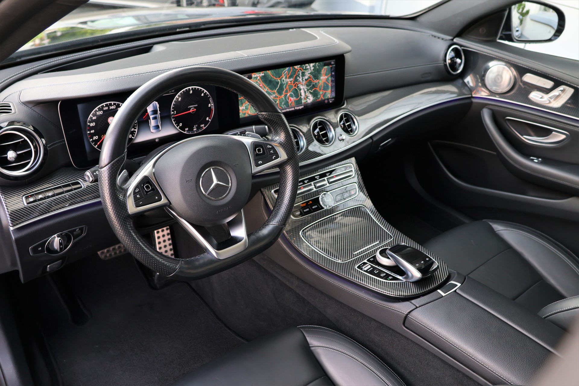 MERCEDES-BENZ E 220 d AMG Line 9G-Tronic (CH)-image-9