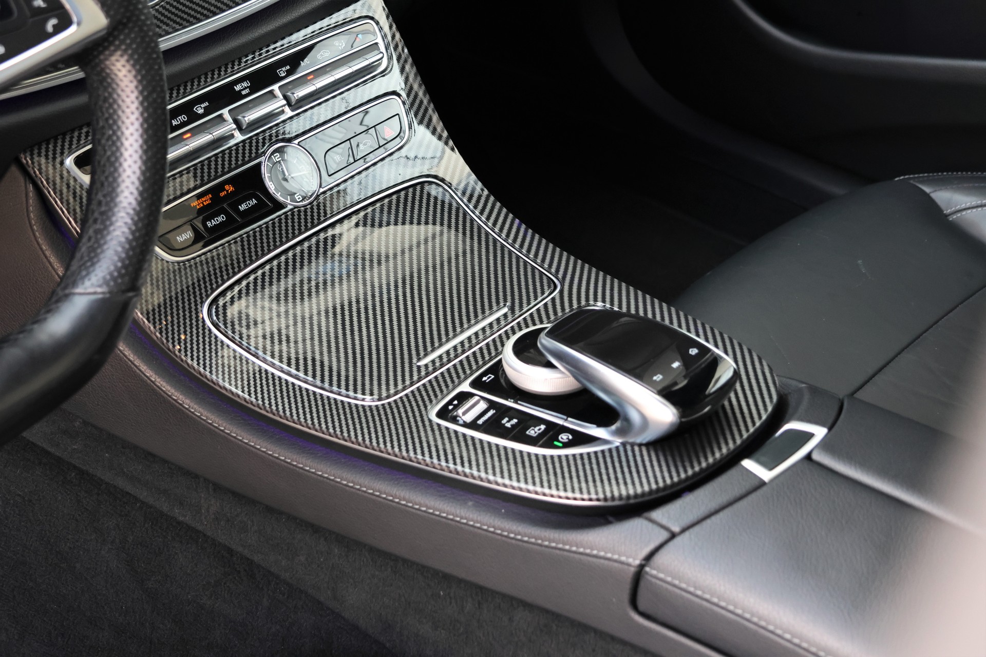 MERCEDES-BENZ E 220 d AMG Line 9G-Tronic (CH)-image-10