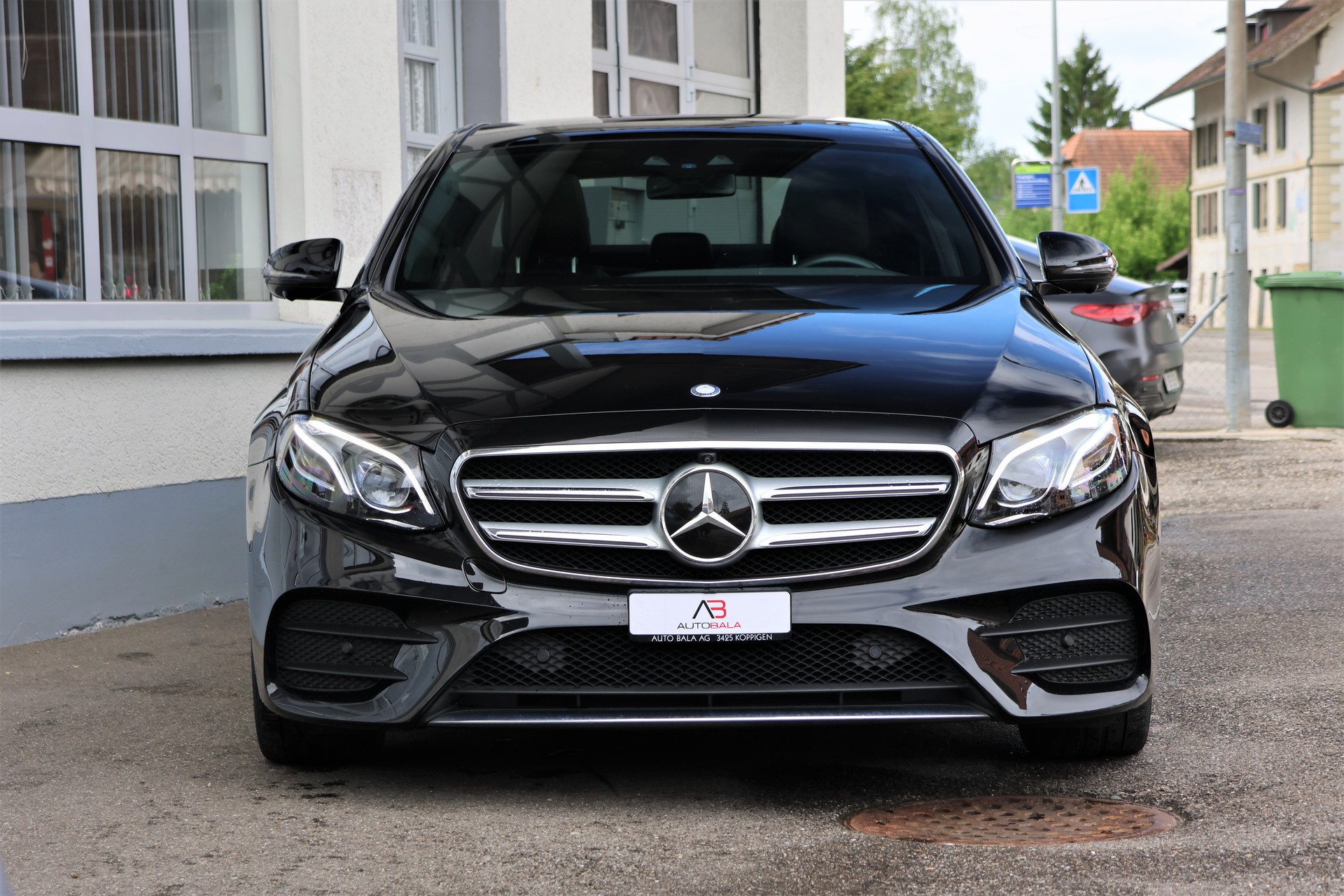 MERCEDES-BENZ E 220 d AMG Line 9G-Tronic (CH)-showroom-element-1