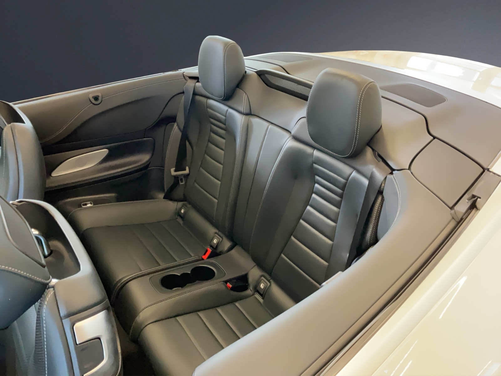 MERCEDES-BENZ E 200 AMG Line4 Matic-image-14