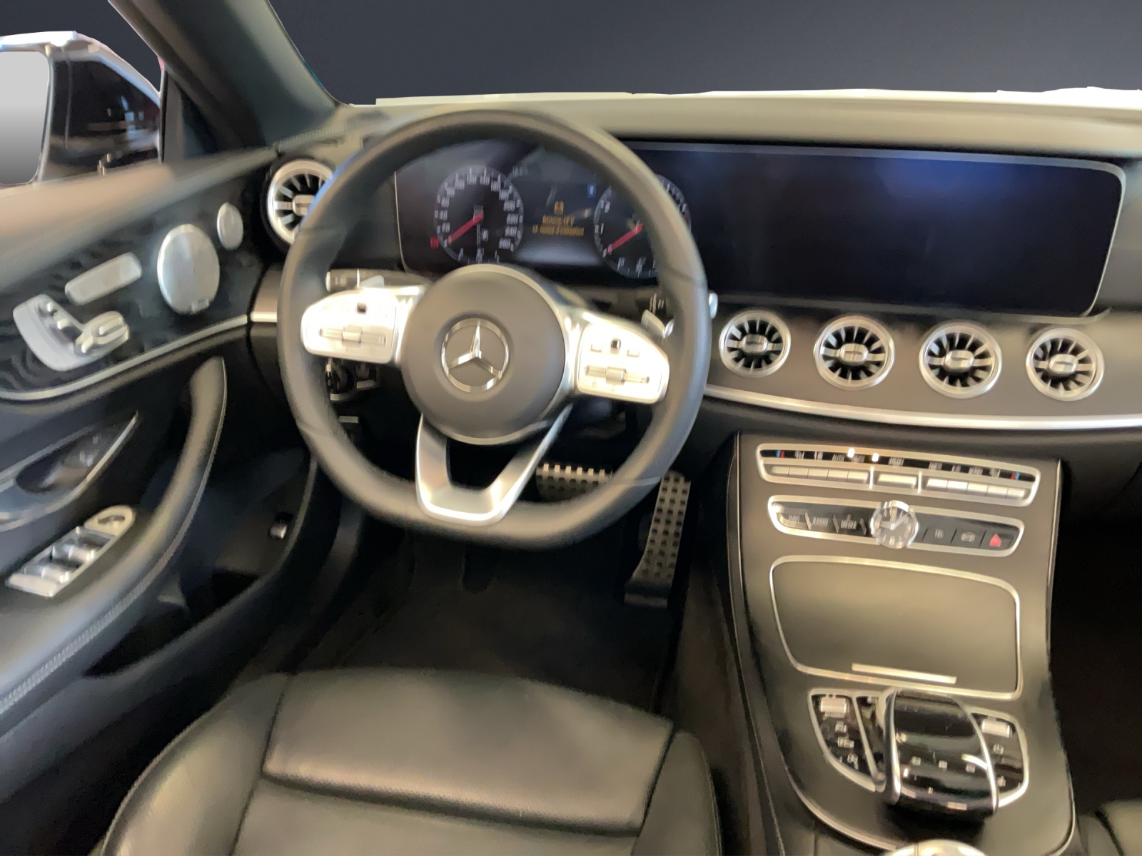 MERCEDES-BENZ E 200 AMG Line4 Matic-image-11