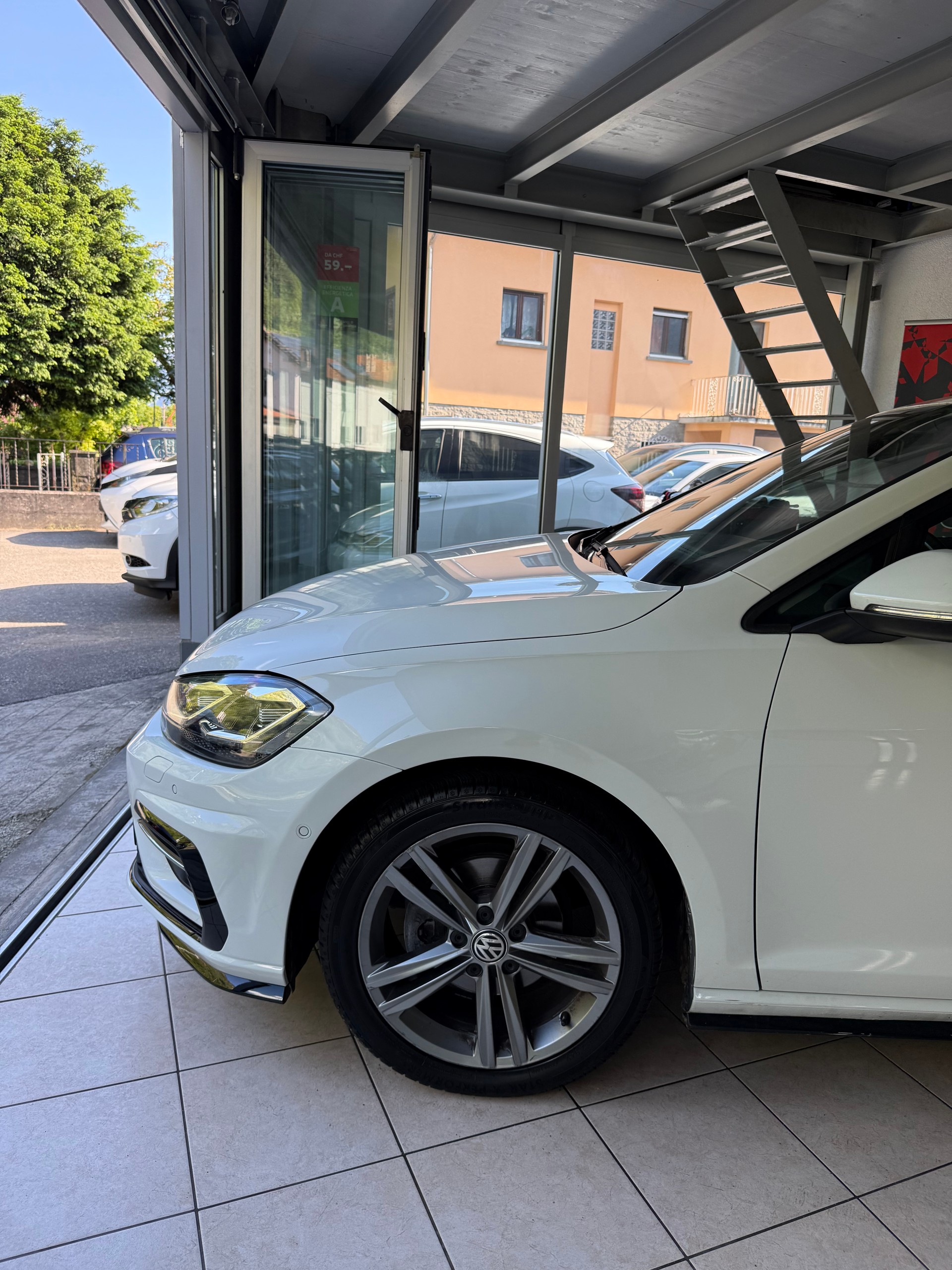VW Golf 1.0 TSI Comfortline DSG R-LINE-image-1