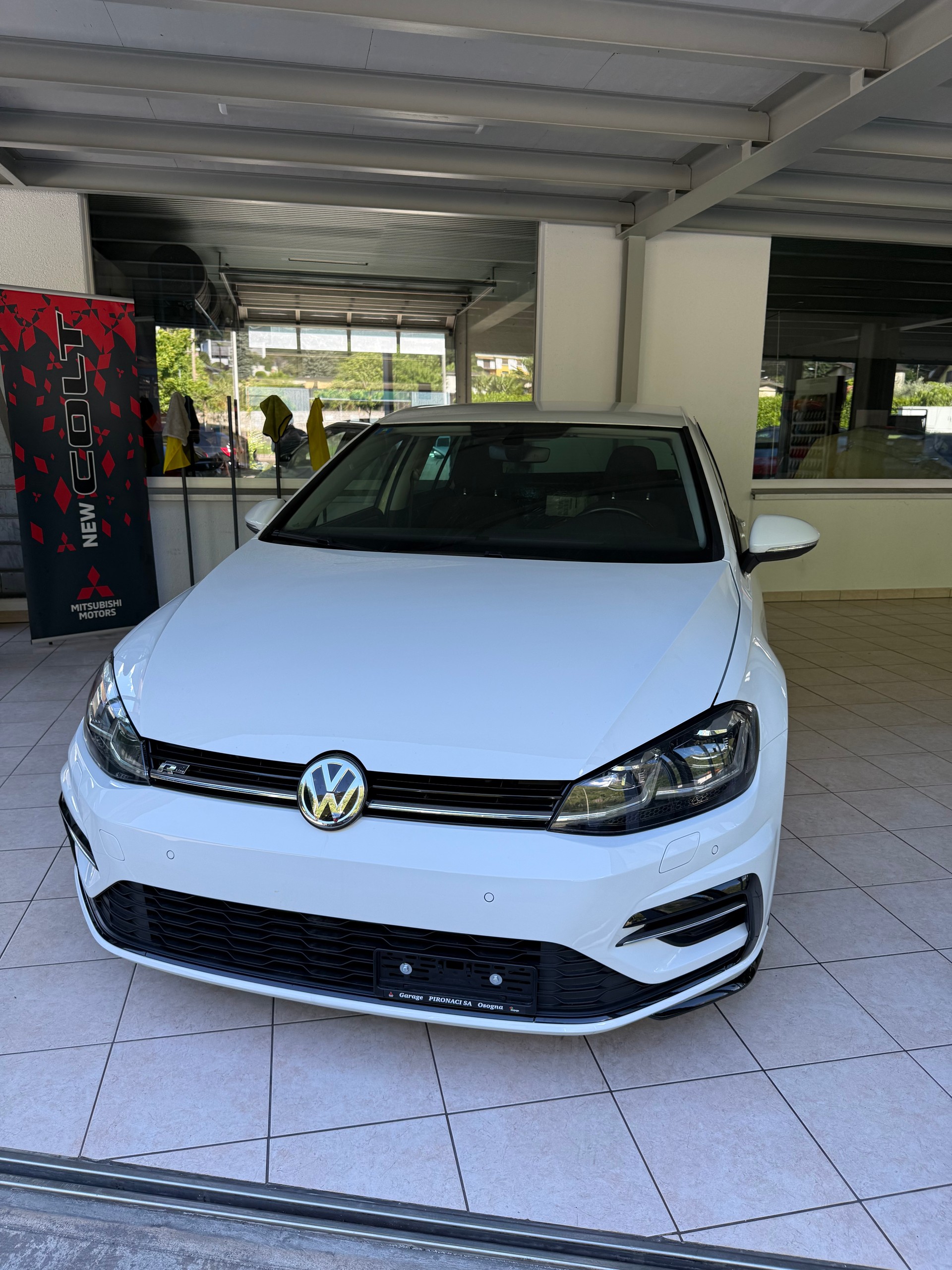 VW Golf 1.0 TSI Comfortline DSG R-LINE