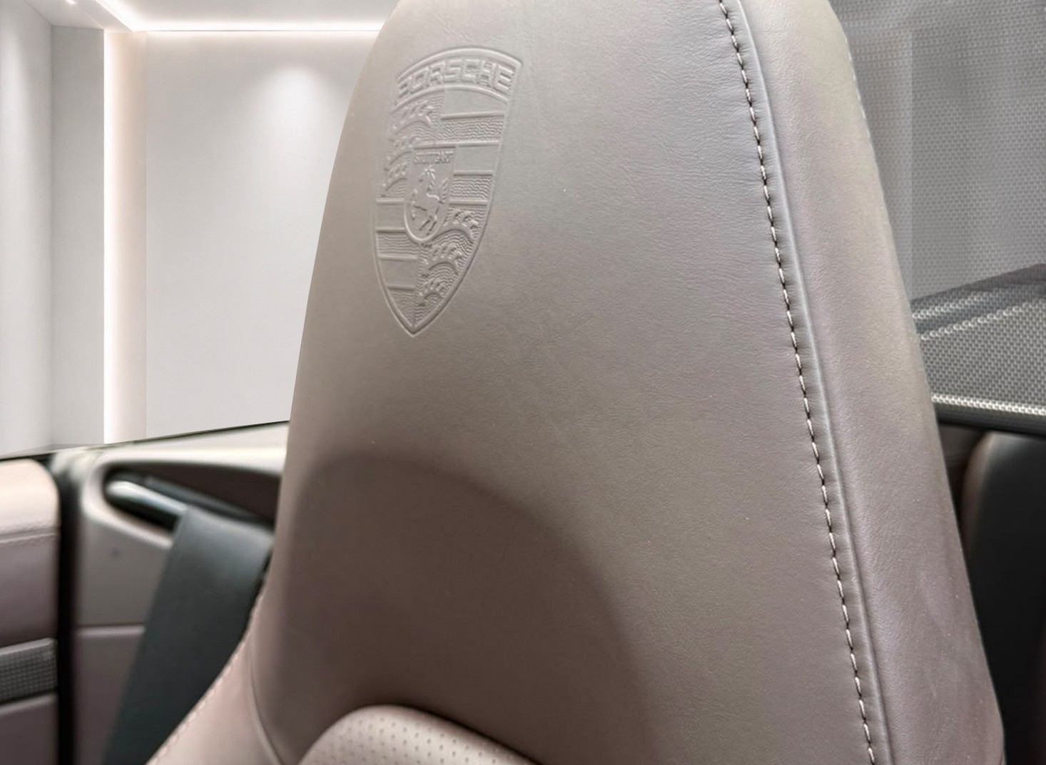 PORSCHE 911 Cabrio Carrera 4 GTS PDK inkl. Porsche Approved Garantie!-image-18