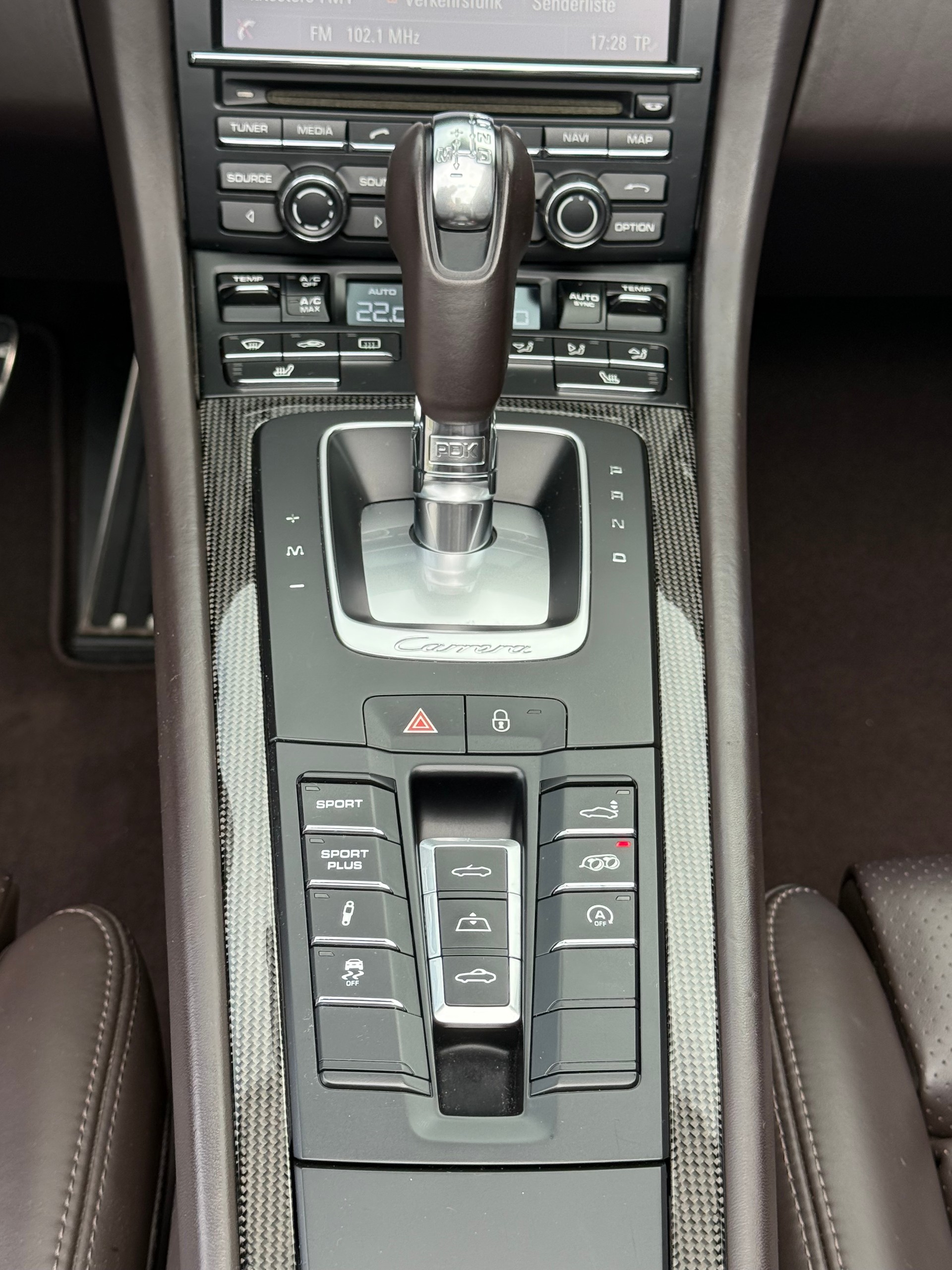 PORSCHE 911 Cabrio Carrera 4 GTS PDK inkl. Porsche Approved Garantie!-image-26