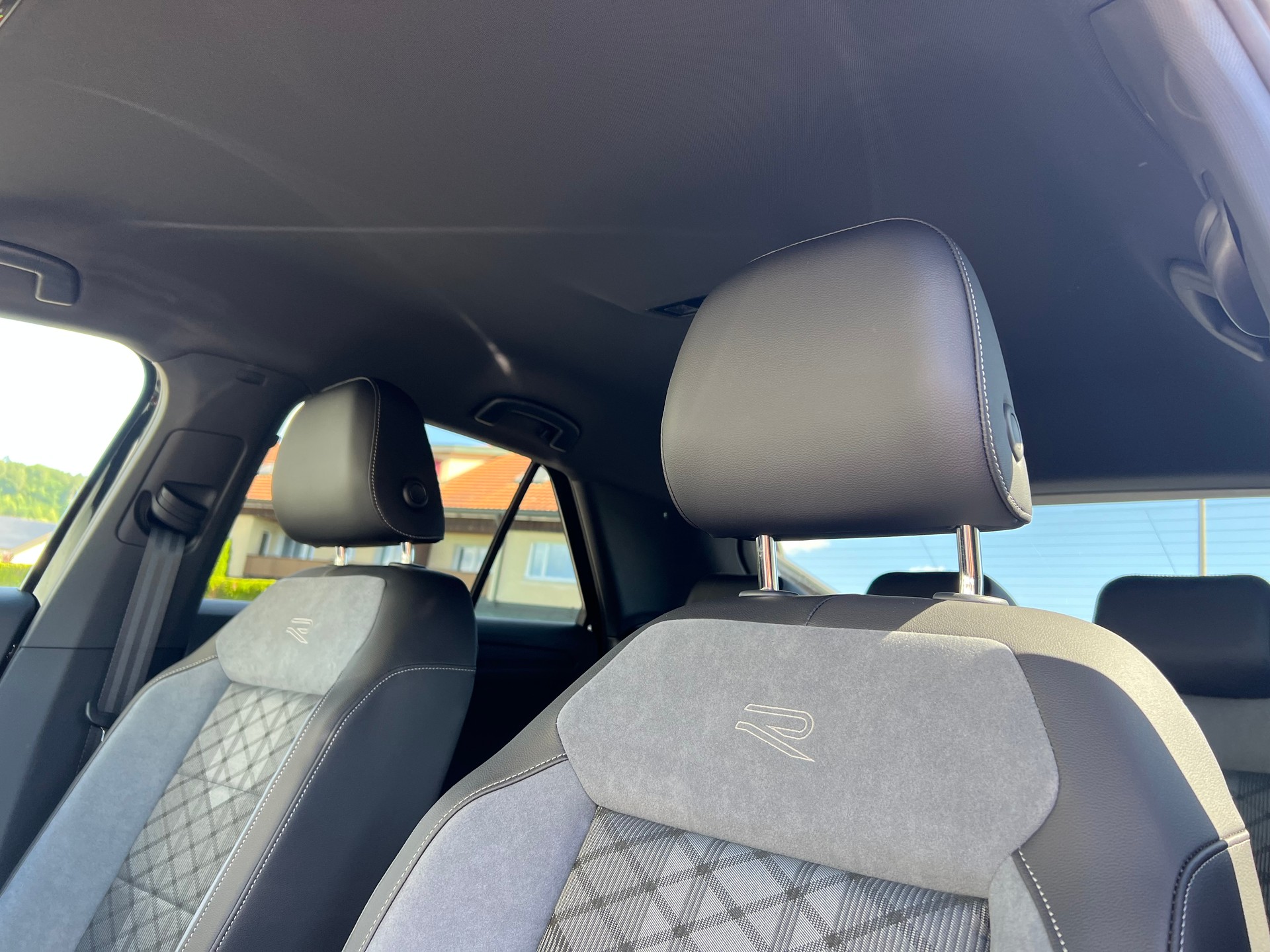 VW T-Roc 1.5 TSI EVO R-Line DSG-image-12