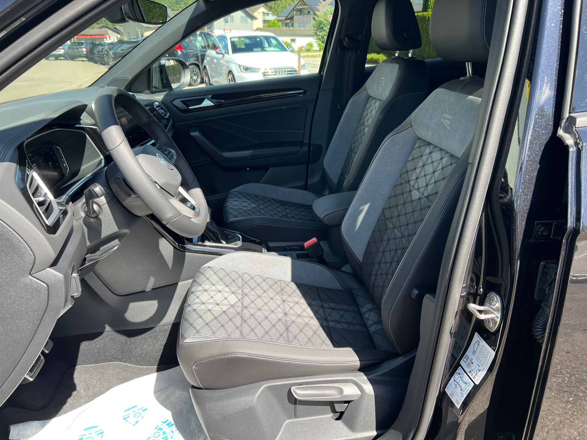 VW T-Roc 1.5 TSI EVO R-Line DSG-image-9