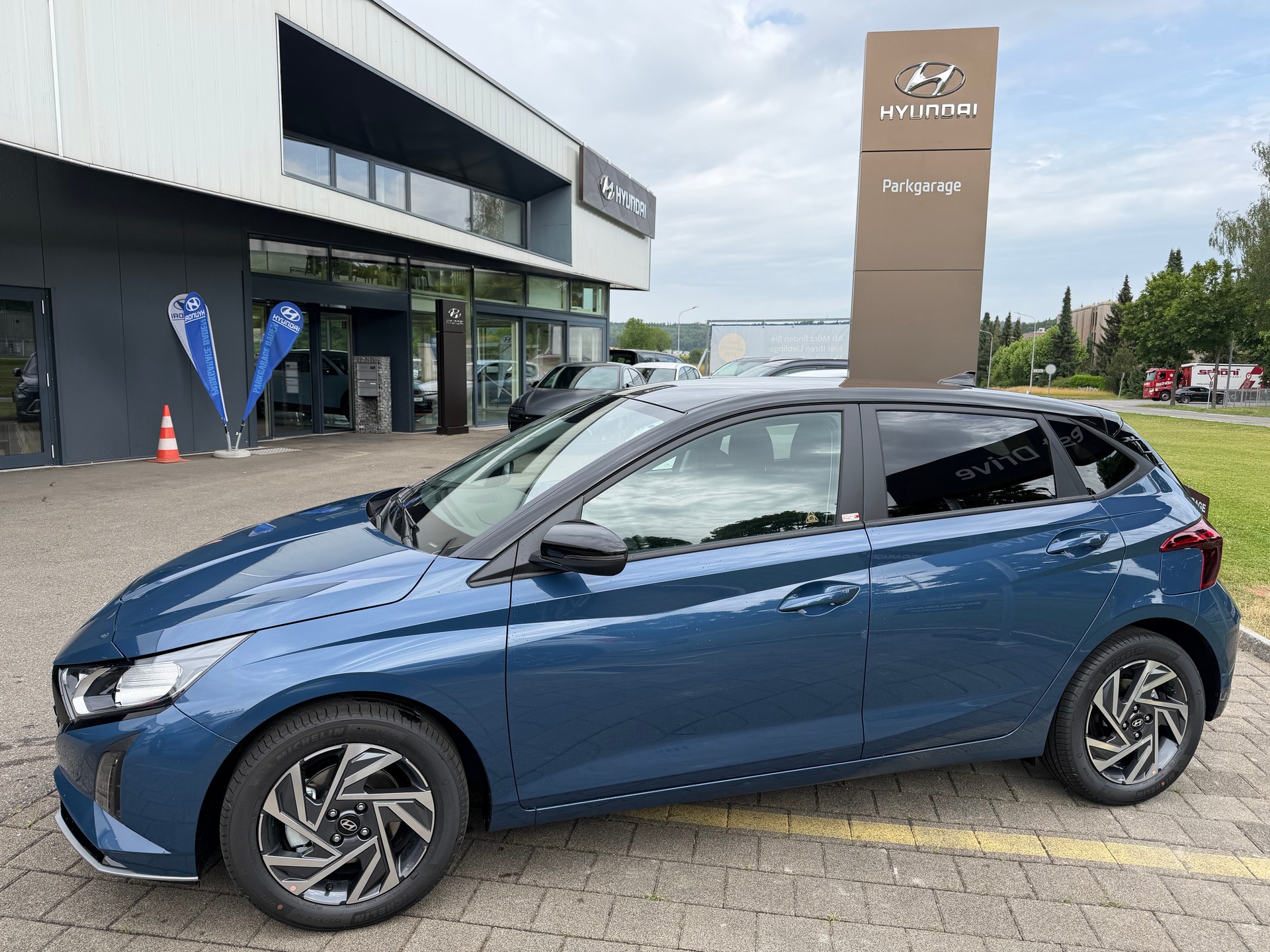 HYUNDAI i20 1.0 T-GDi Amplia DCT-showroom-element-1