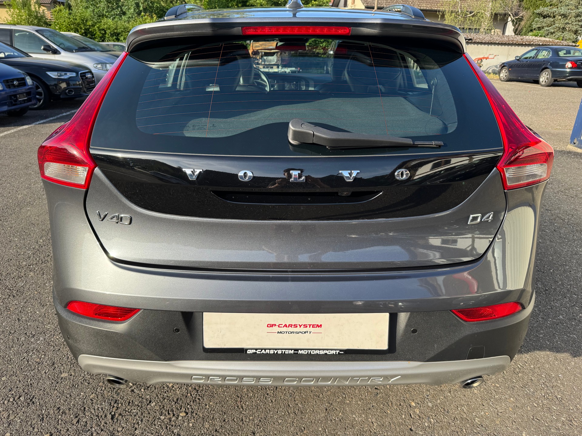 VOLVO V40 Cross Country D4 Summum Geartronic-image-11