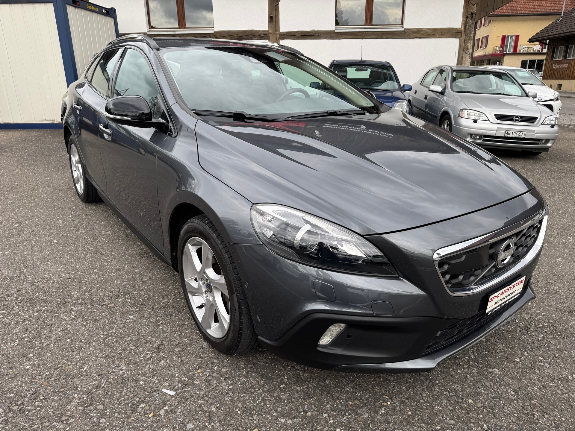 VOLVO V40 Cross Country D4 Summum Geartronic-image-3