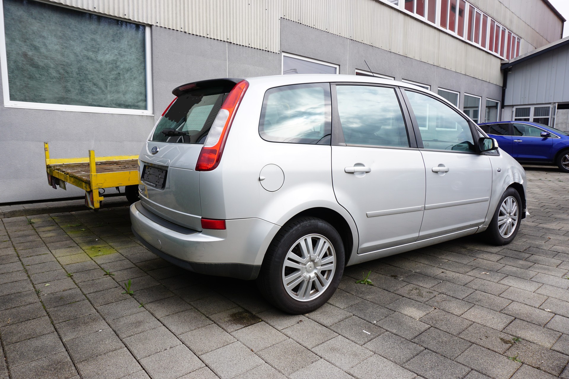 FORD Focus C-Max 2.0 Ghia-showroom-element-2