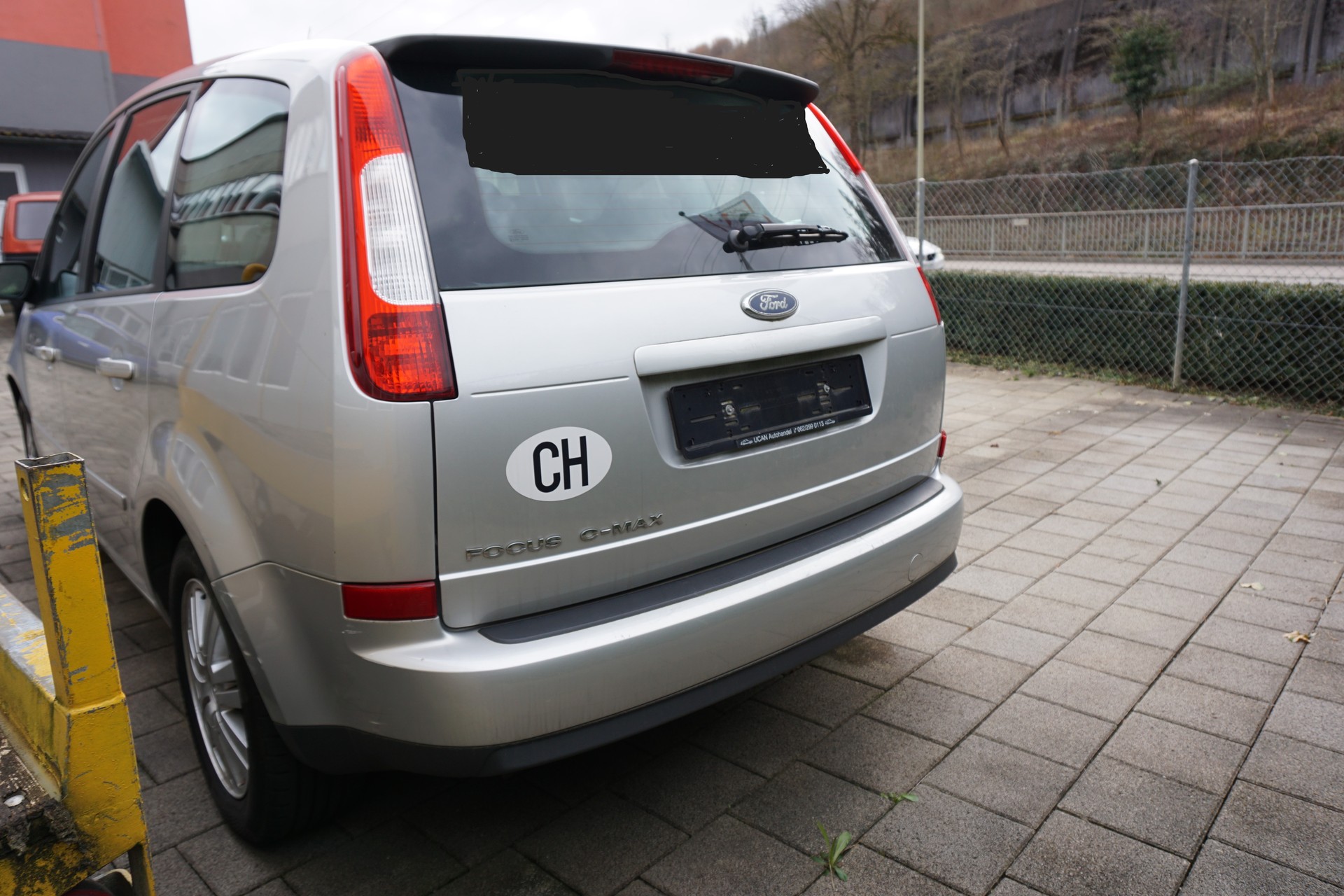 FORD Focus C-Max 2.0 Ghia-showroom-element-3