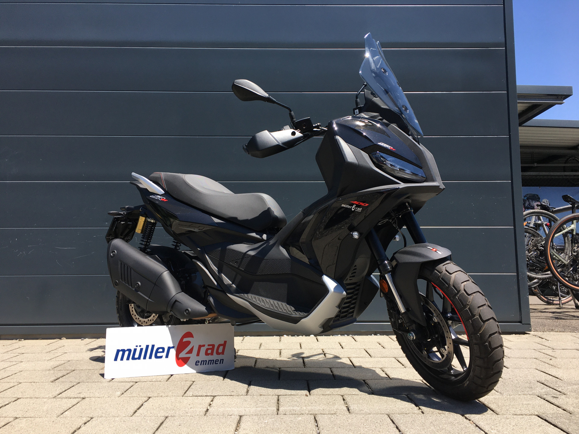 APRILIA SR GT 400-image-0