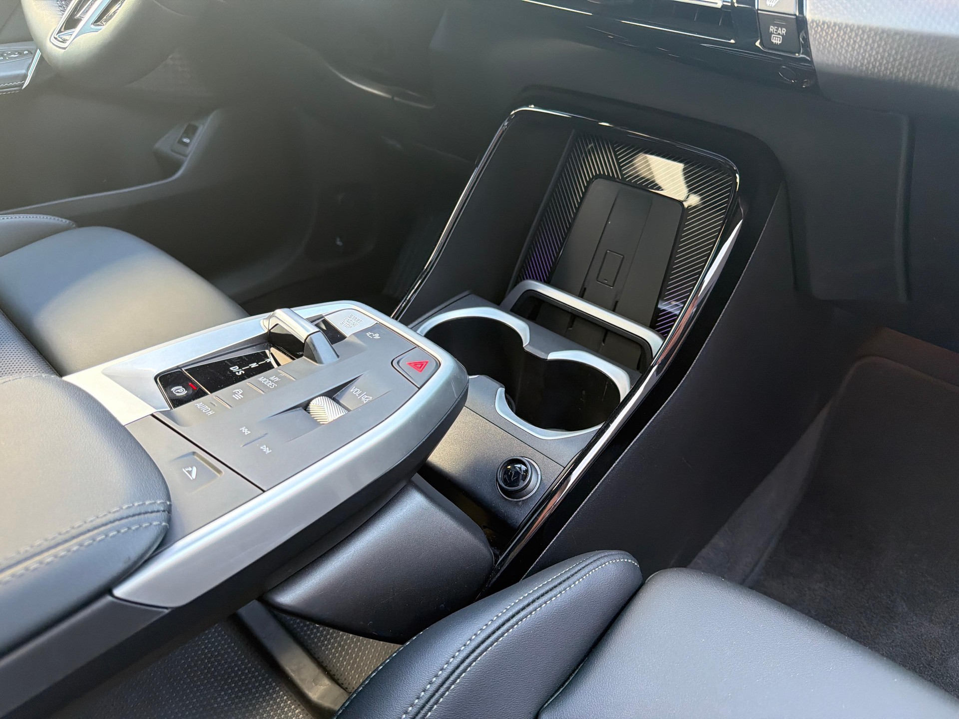 BMW X1 30e xDrive paddles-image-16