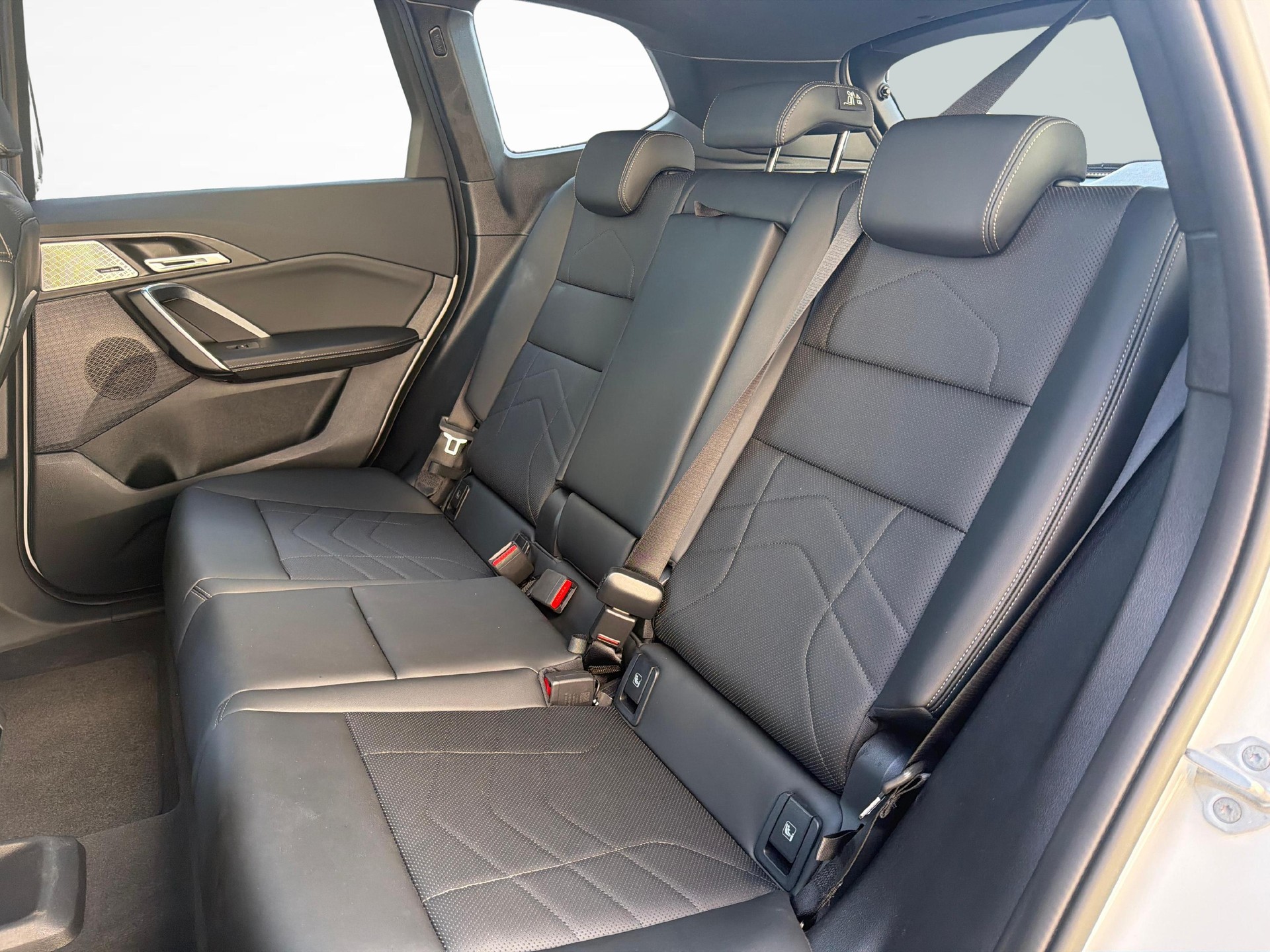 BMW X1 30e xDrive paddles-image-19
