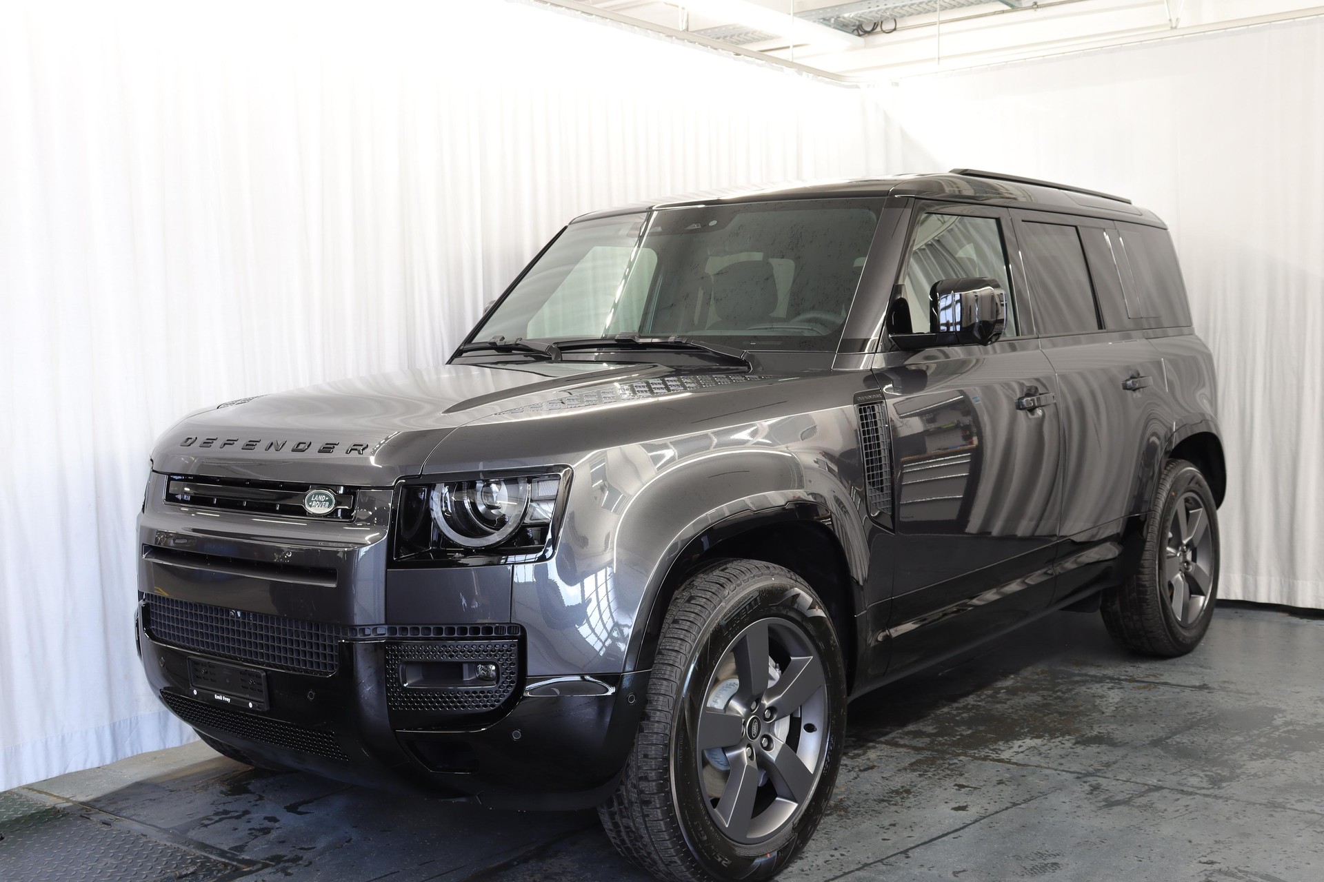 LAND ROVER Defender 110 3.0 D I6 300 X-Dynamic HSE-image-0