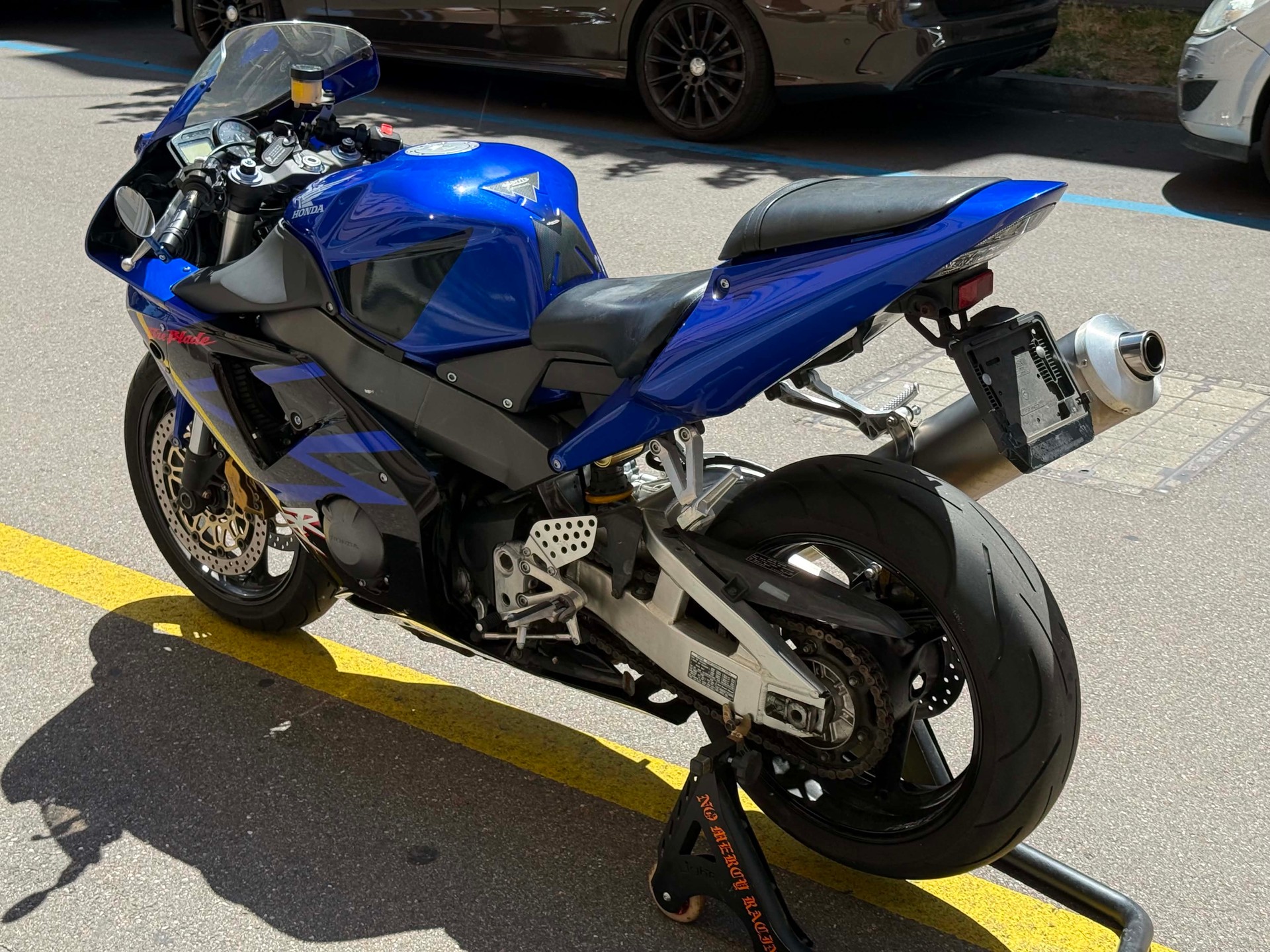 HONDA CBR 900 RR Fireblade FI-image-2