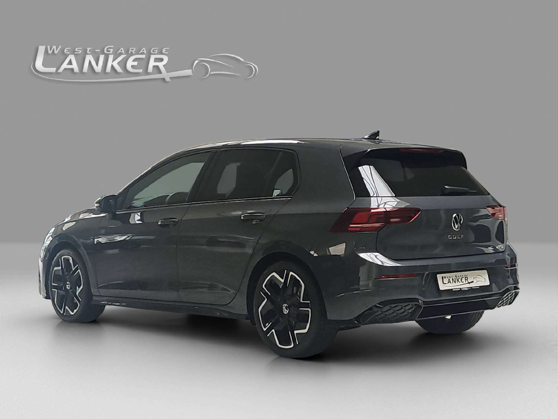 VW Golf VIII 1.5 eTSI R-Line DSG-showroom-element-3