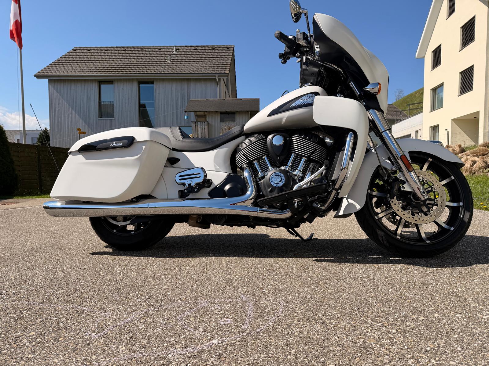 INDIAN Roadmaster Dark Horse-image-2