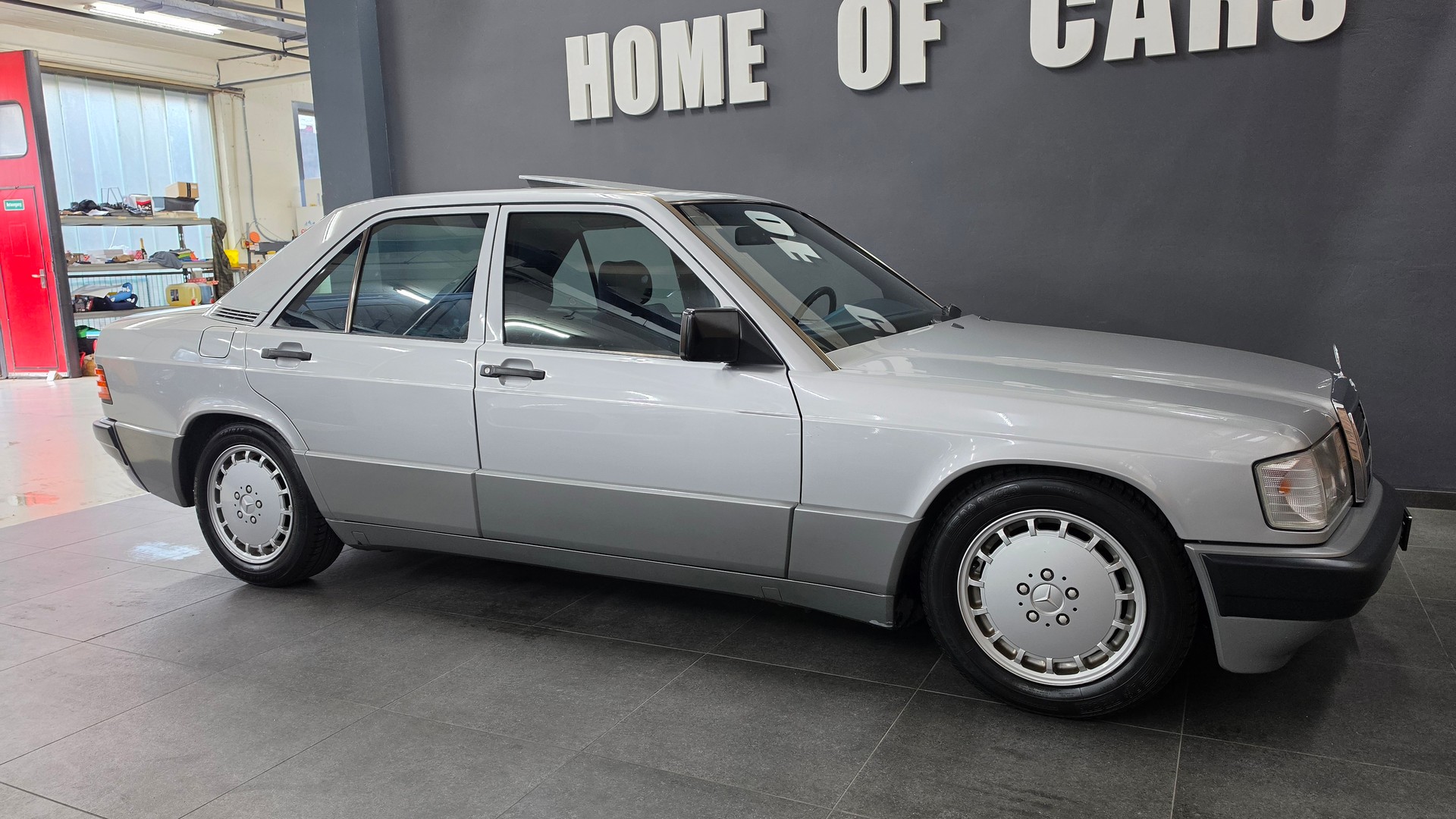 MERCEDES-BENZ 190 E 2.6 Handschalter-image-15