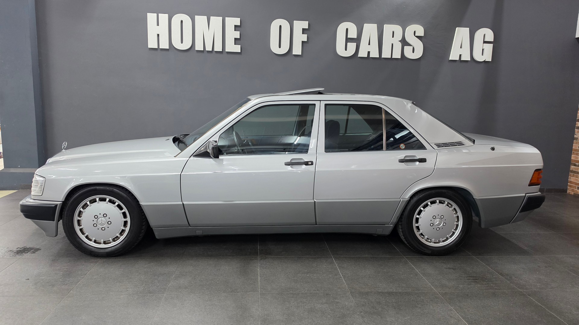 MERCEDES-BENZ 190 E 2.6 Handschalter-image-4