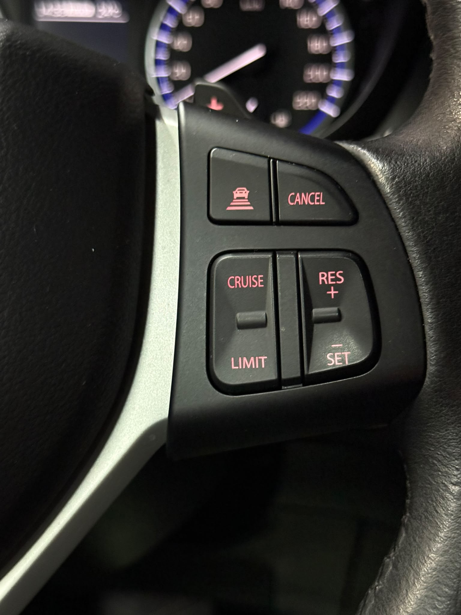 SUZUKI SX4 S-Cross 1.4 16V Piz Sulai 4WD Automatic / Aus Erster Hand / CH- Fahrzeug-image-16