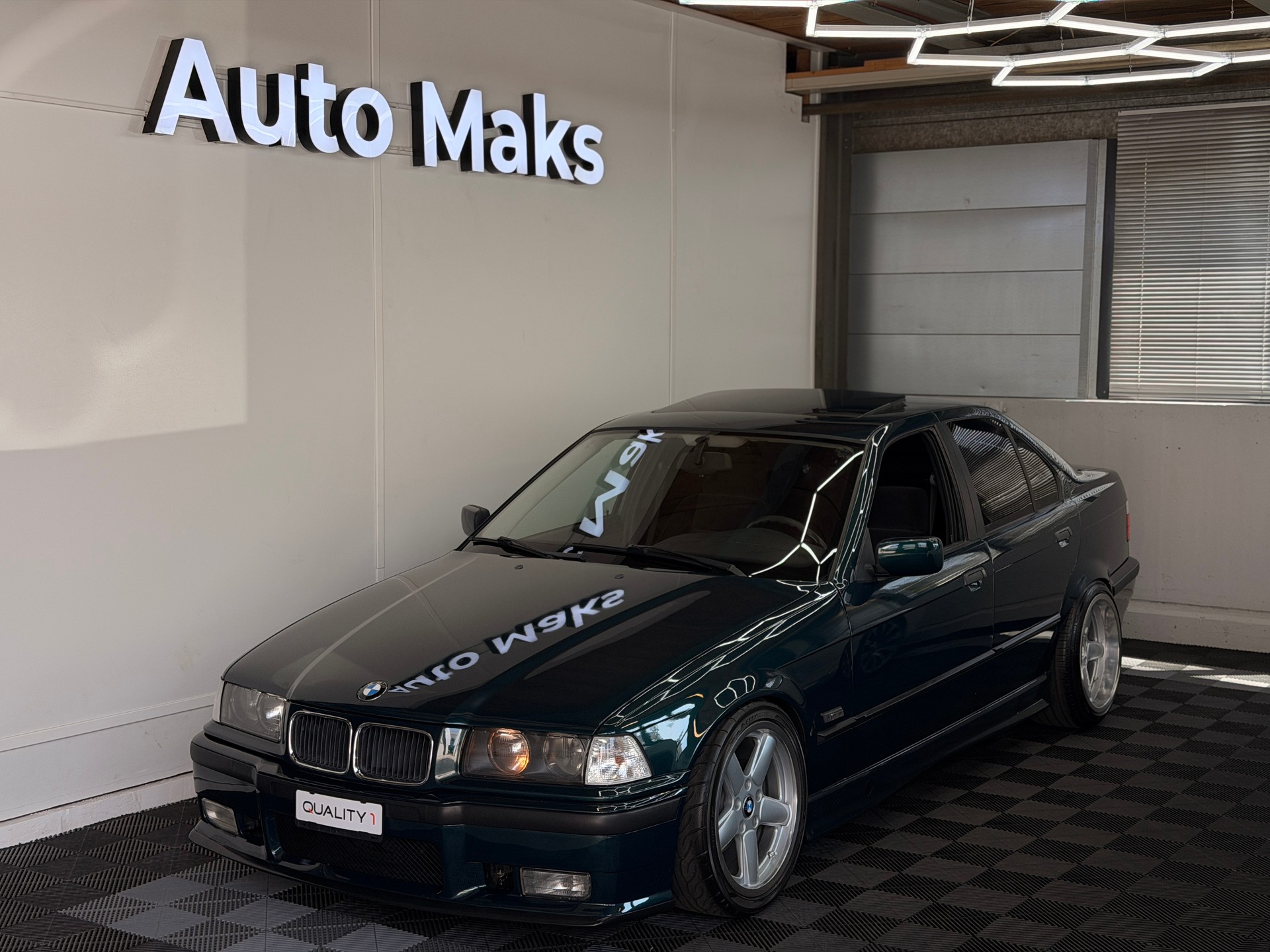 BMW 328i