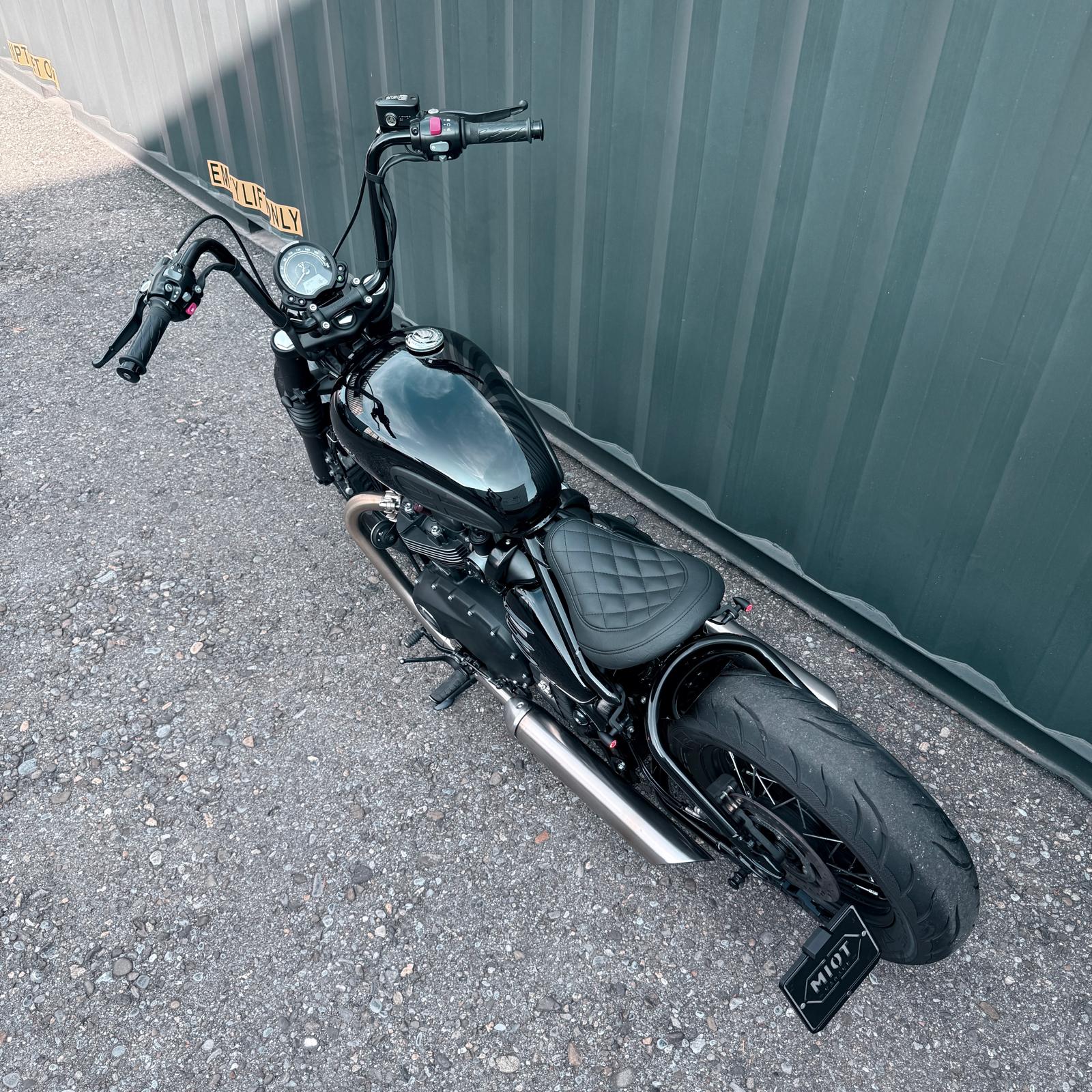 TRIUMPH Bonneville 1200 Bobber-image-8