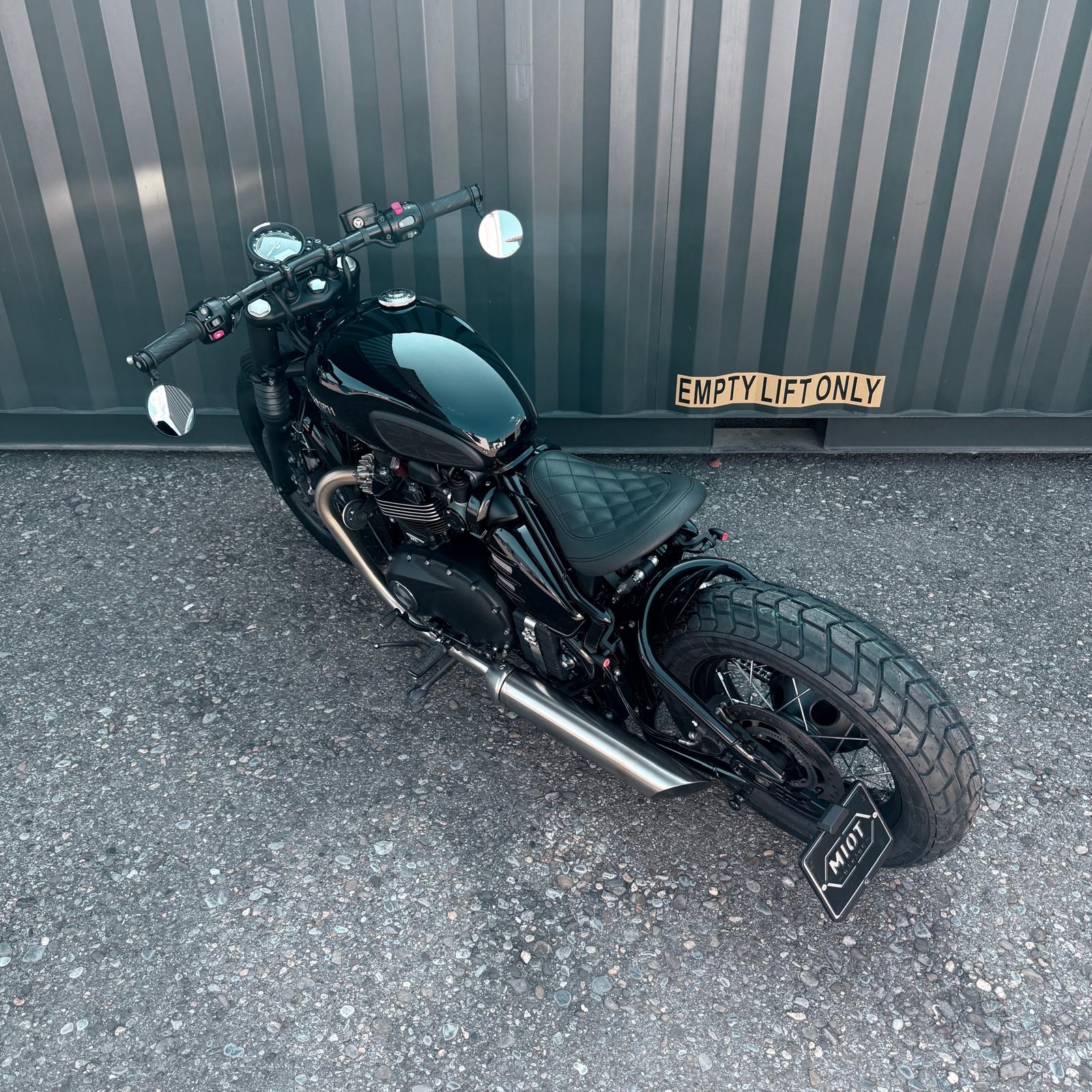 TRIUMPH Bonneville 1200 Bobber-image-9