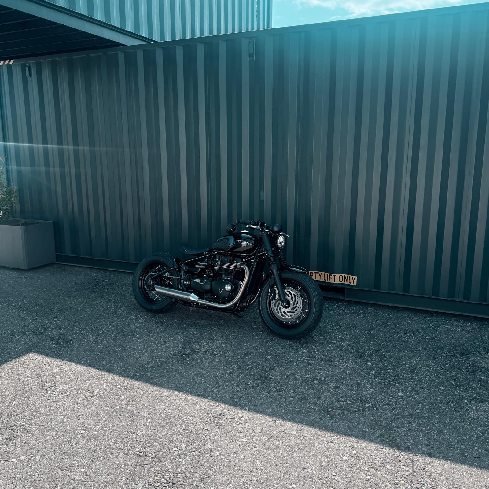 TRIUMPH Bonneville 1200 Bobber-image-4