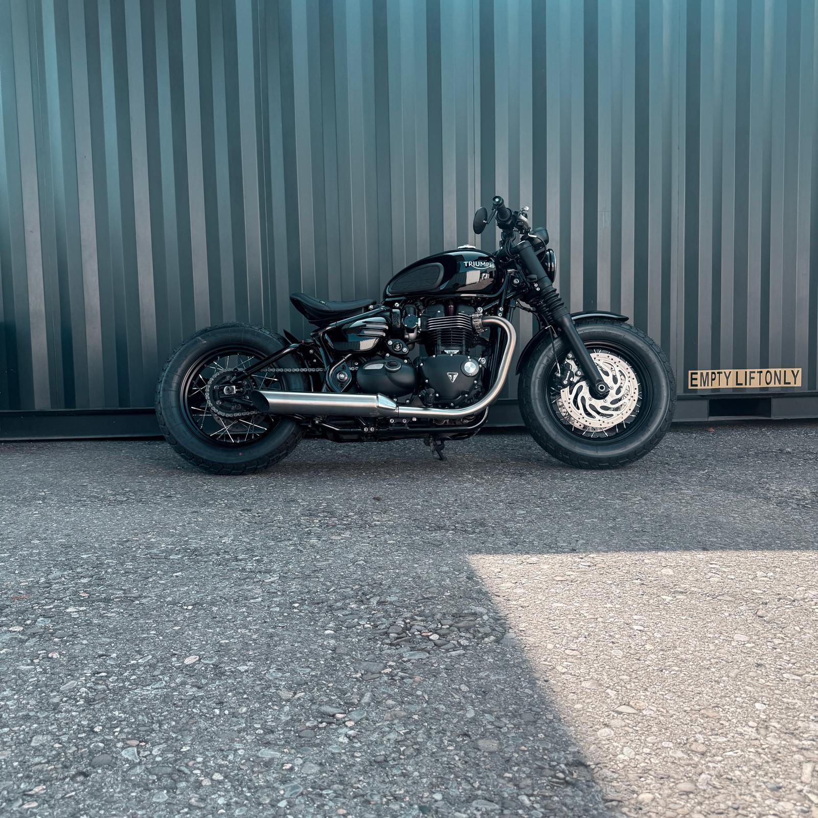 TRIUMPH Bonneville 1200 Bobber-showroom-element-2