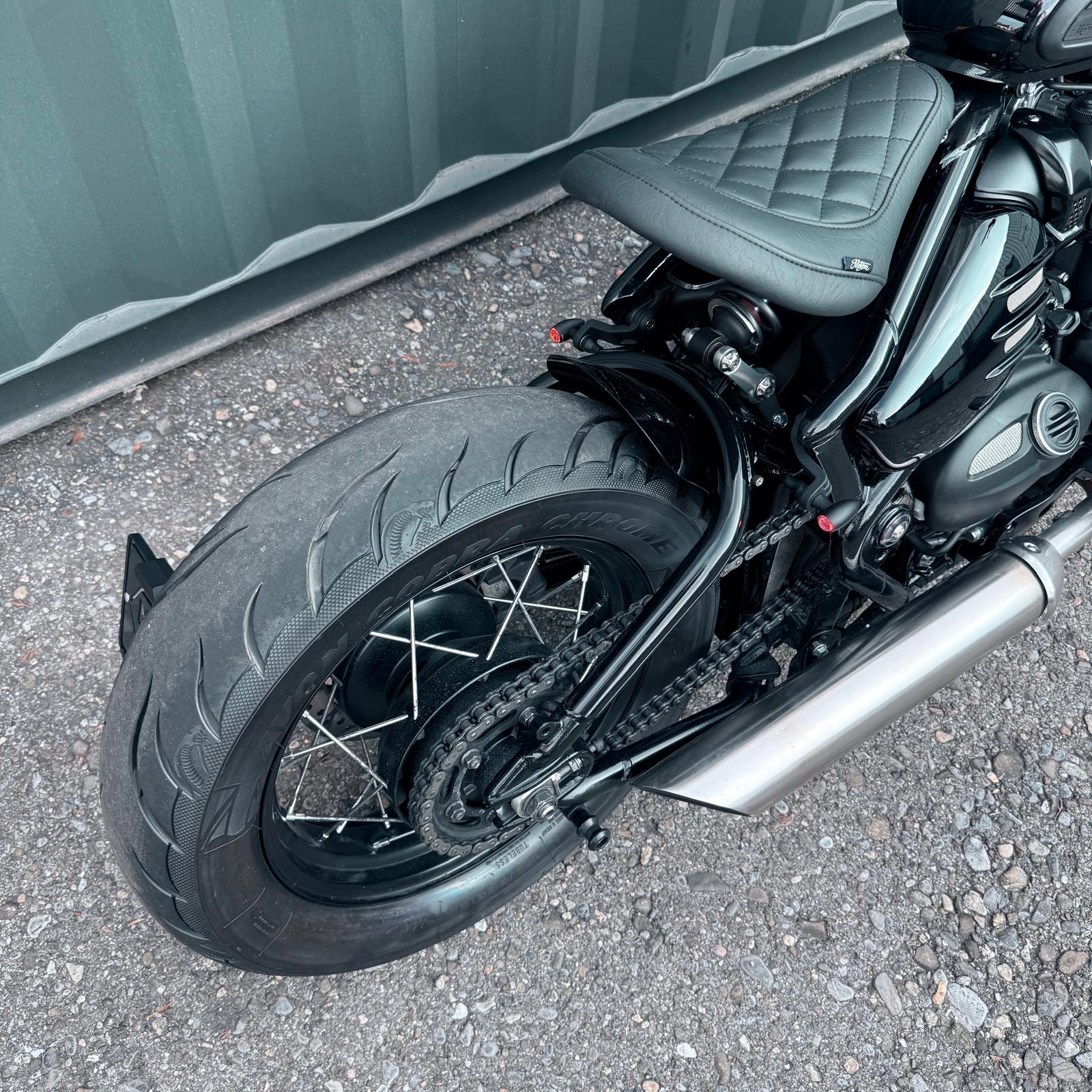 TRIUMPH Bonneville 1200 Bobber-image-9