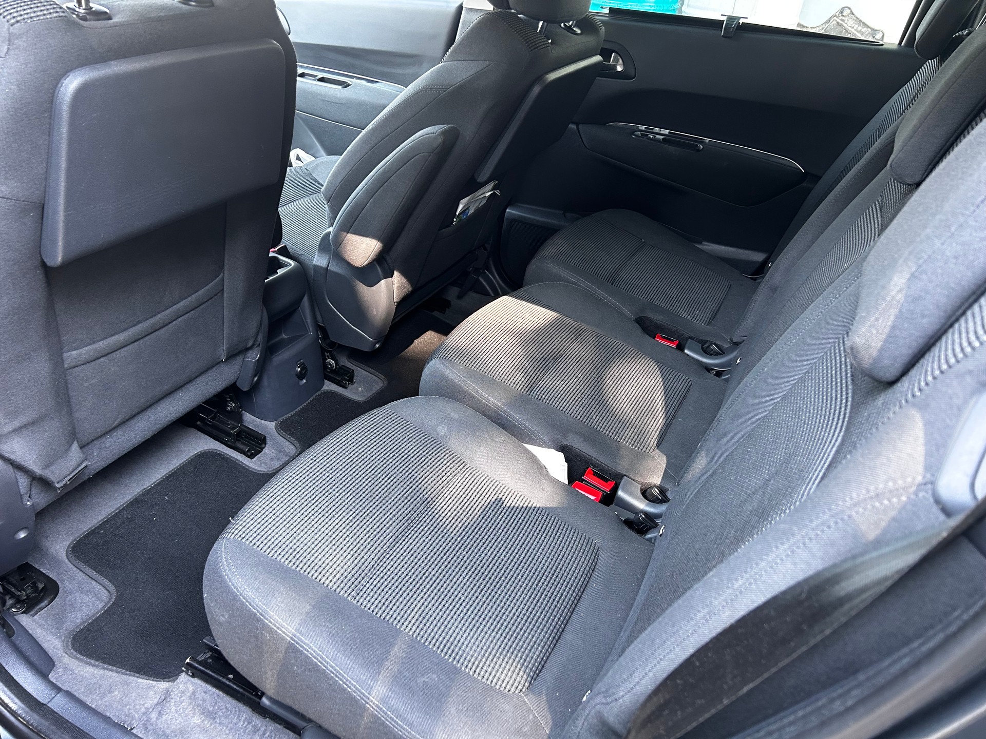 PEUGEOT 5008-image-7