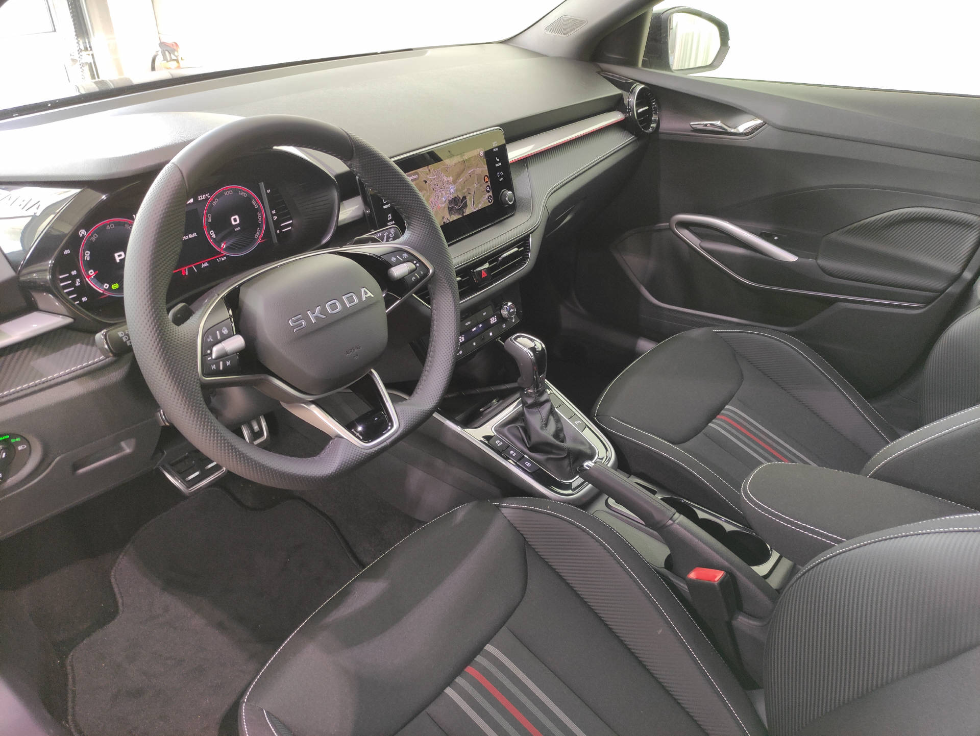 SKODA Fabia 1.5 TSI 130 DSG-image-4