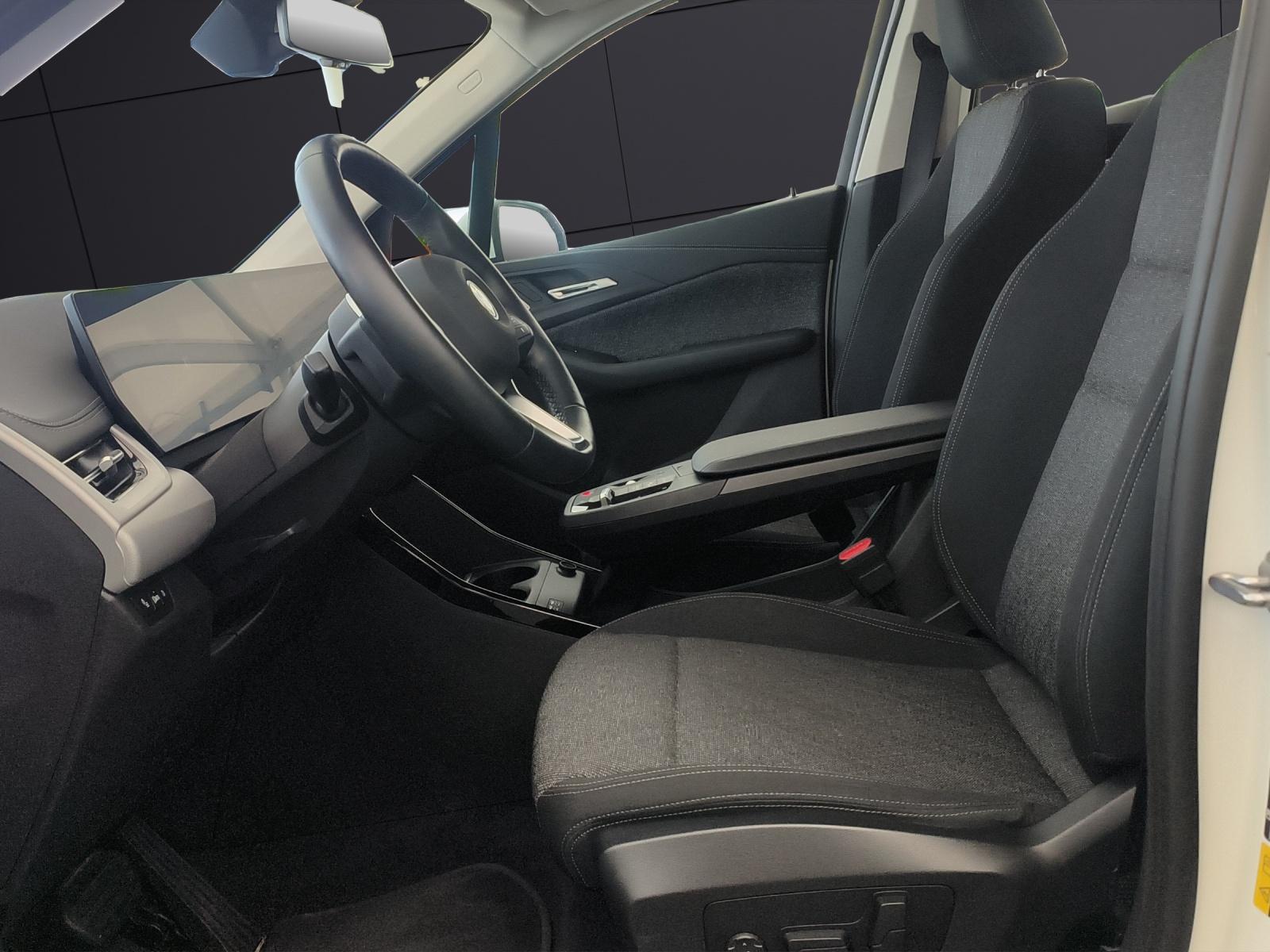 BMW 225e xDrive Active Tourer-image-11