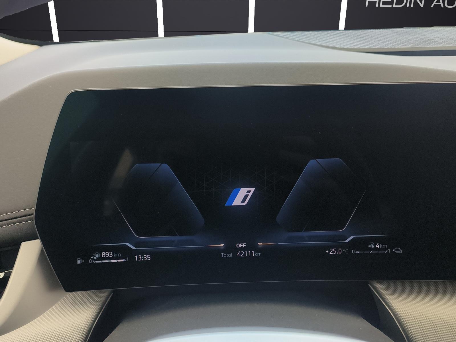 BMW 225e xDrive Active Tourer-image-16