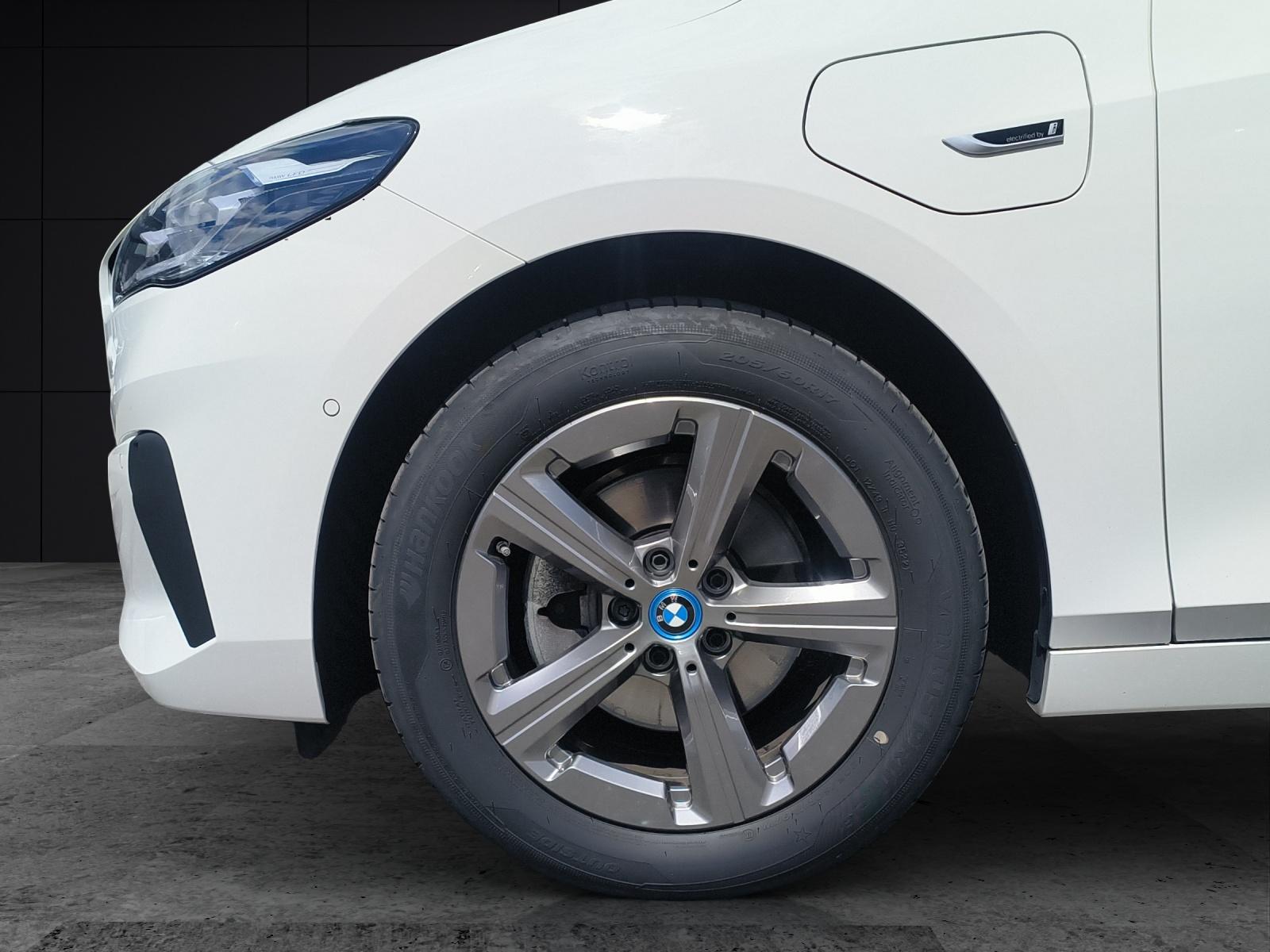 BMW 225e xDrive Active Tourer-image-8