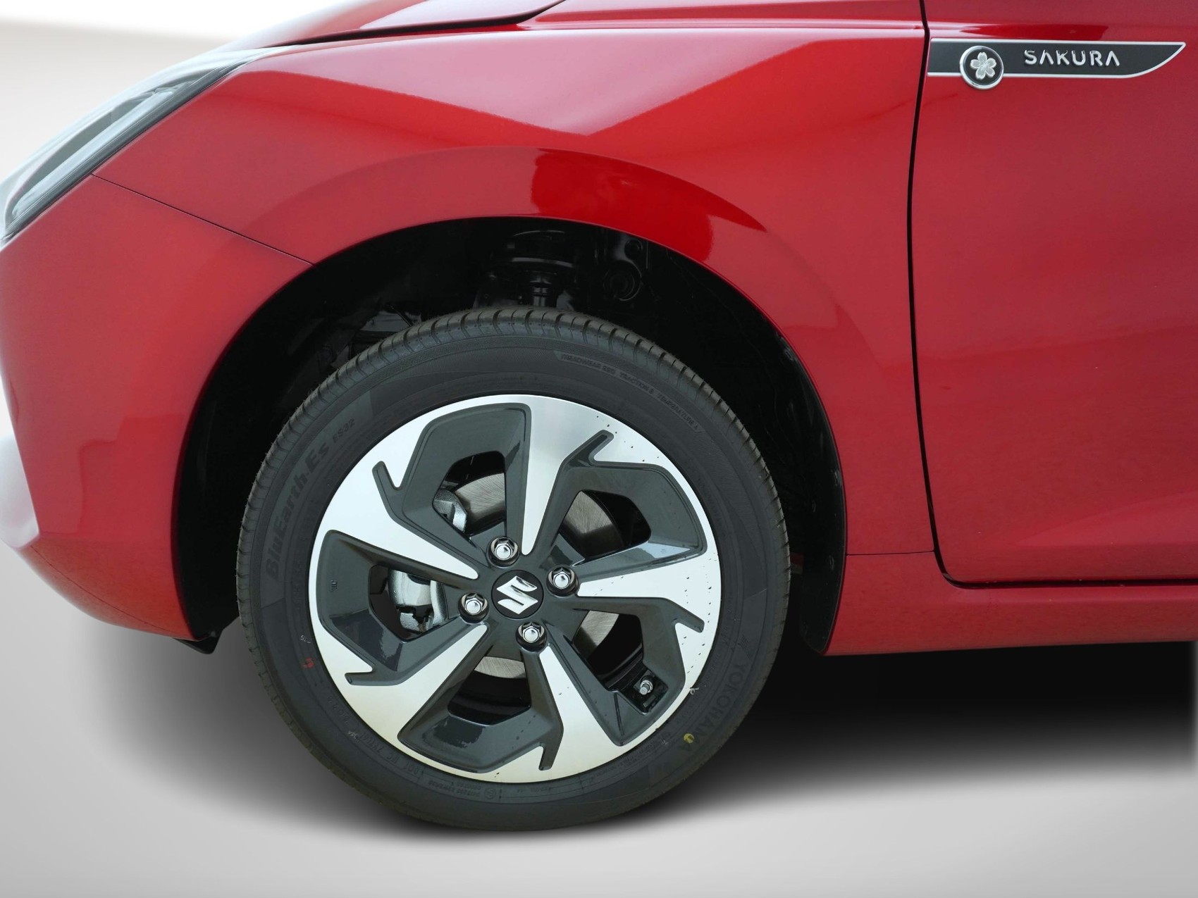 SUZUKI Swift 1.2 Sakura Top Hybrid 4x4-image-5