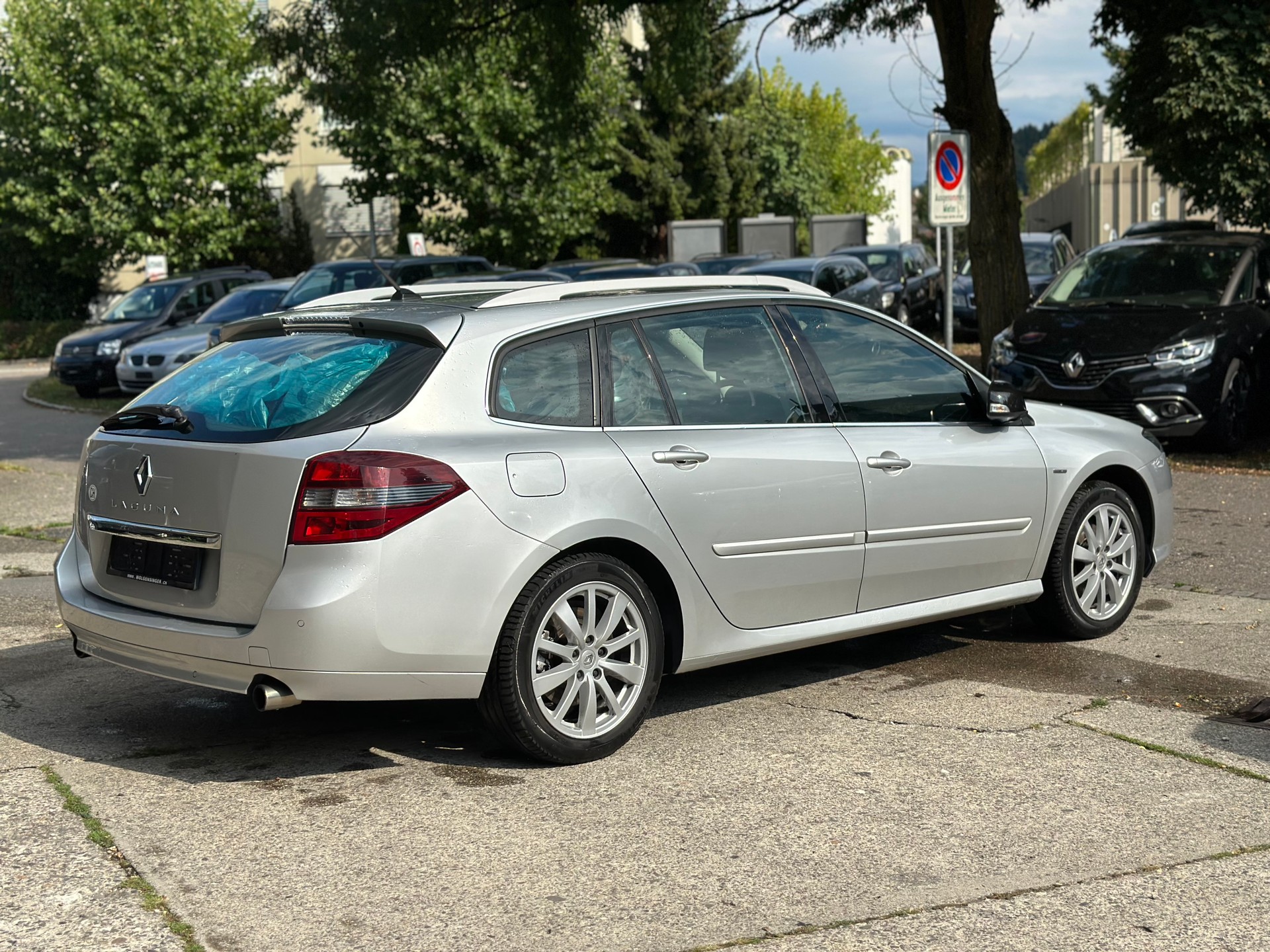 RENAULT Laguna Grandtour 2.0 16V T Dynamique Automatic-image-2