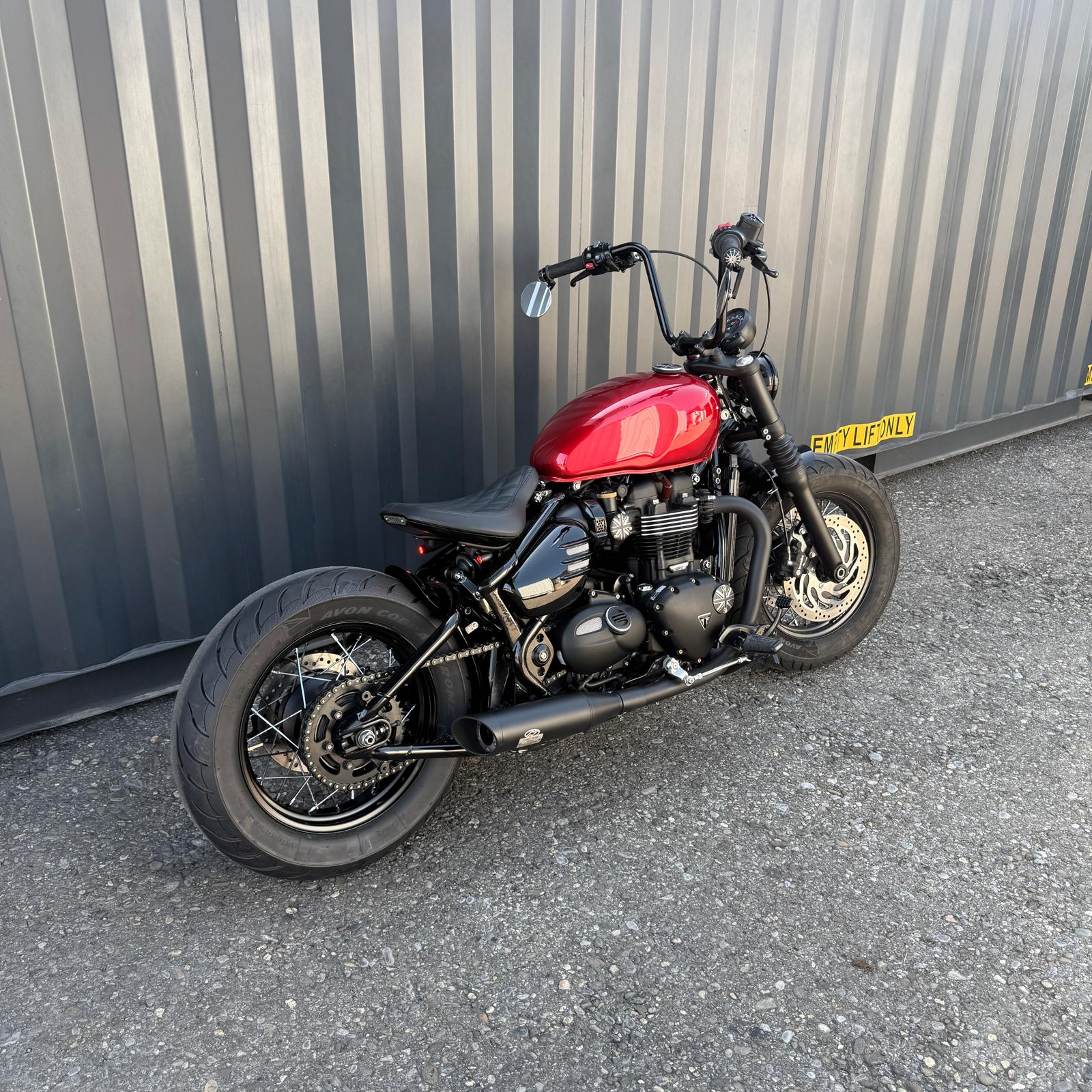 TRIUMPH Bonneville 1200 Bobber Black ABS-image-5