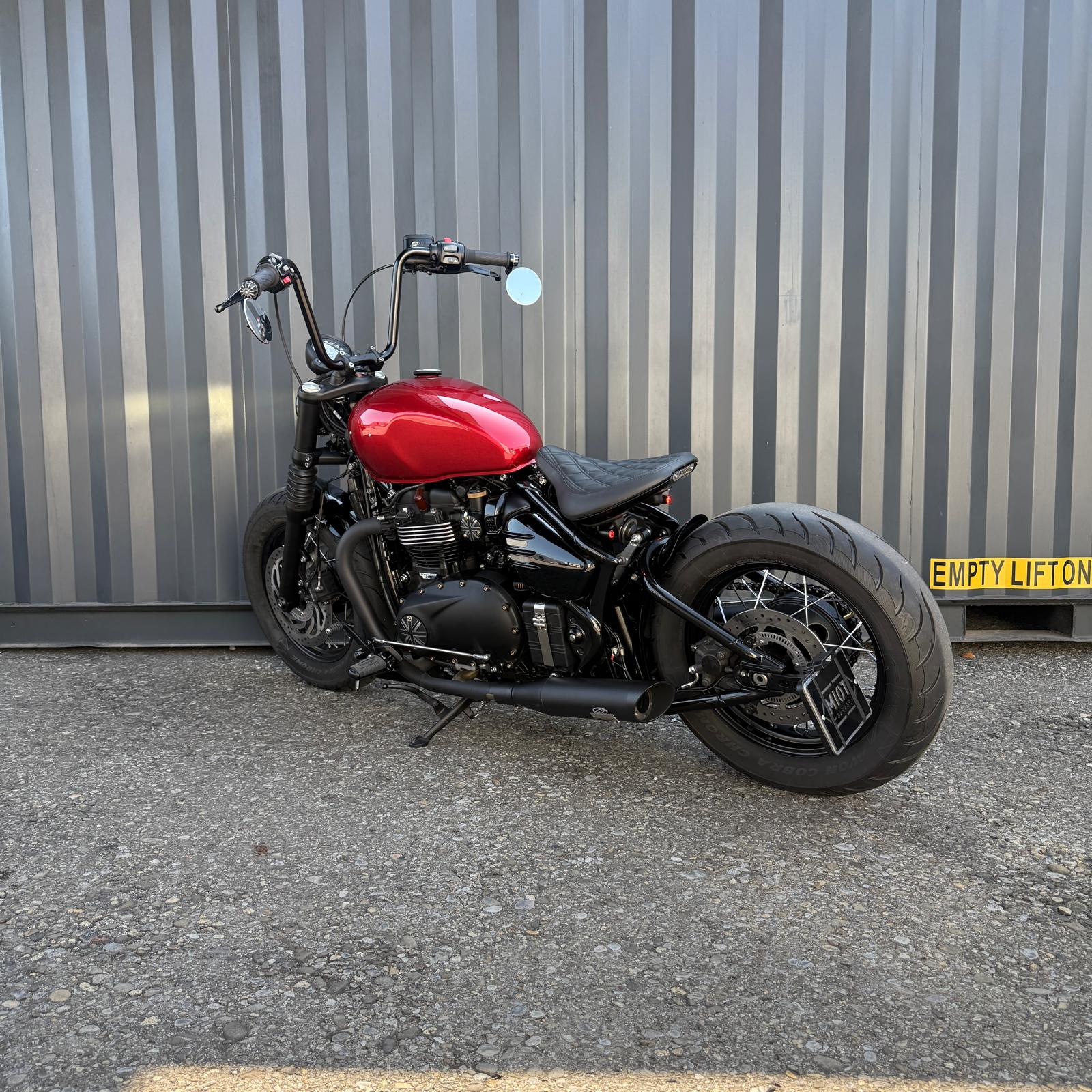 TRIUMPH Bonneville 1200 Bobber Black ABS-image-4