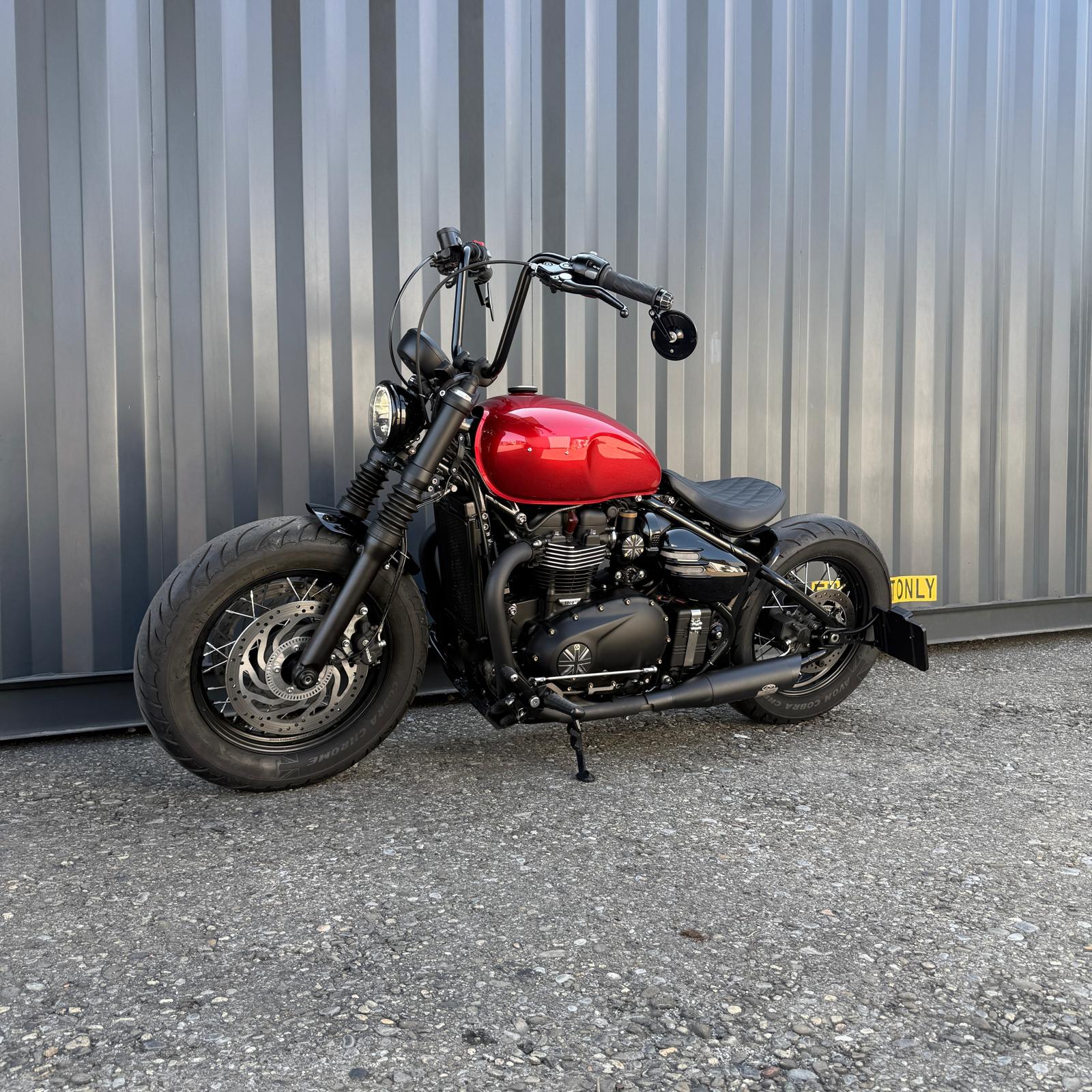 TRIUMPH Bonneville 1200 Bobber Black ABS-image-9