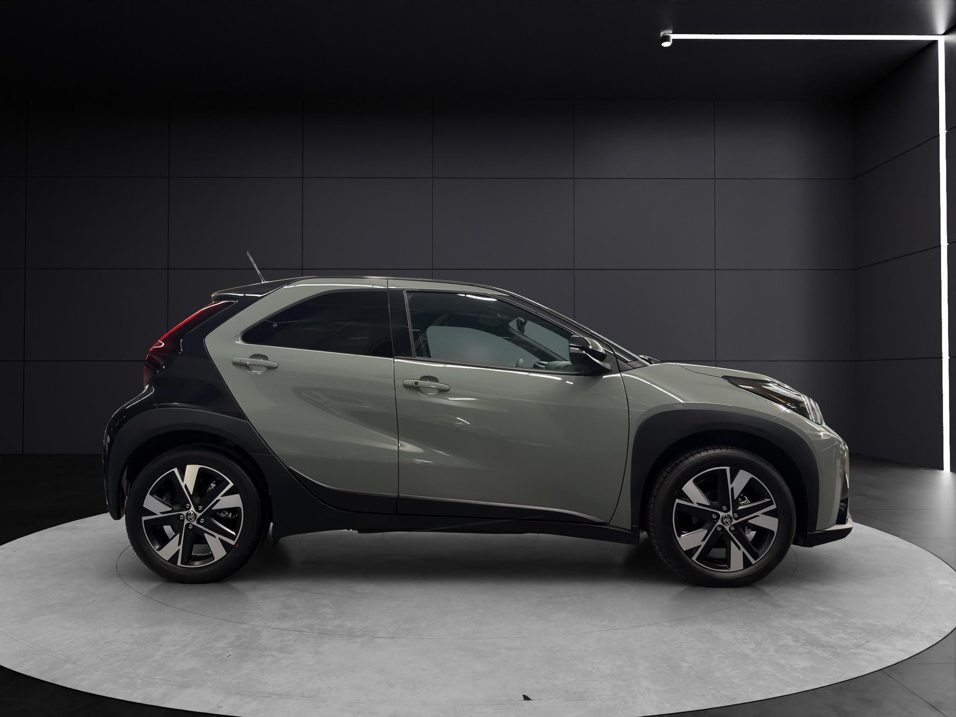 TOYOTA Aygo X 1.5 VVT-i HSD Trend-image-5