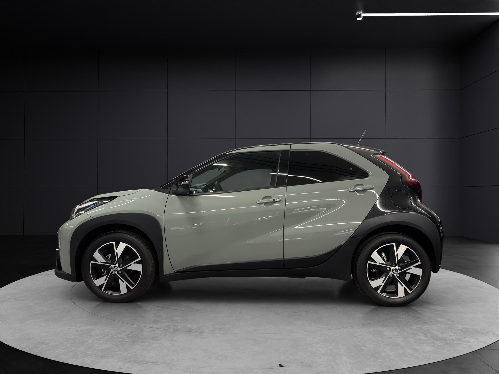 TOYOTA Aygo X 1.5 VVT-i HSD Trend-showroom-element-1