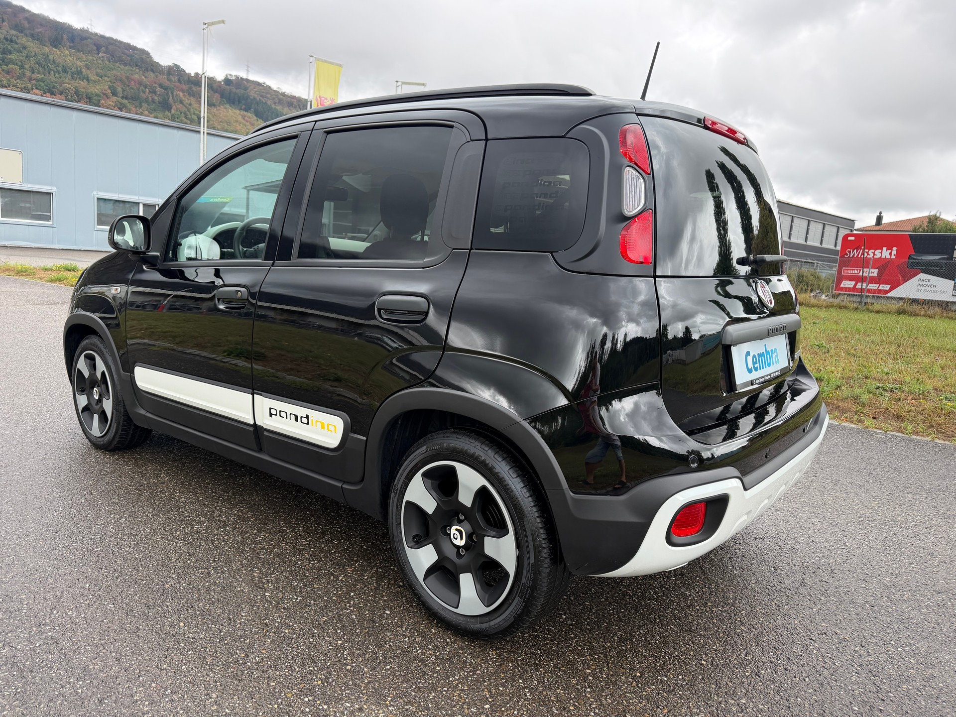 FIAT HYBRIDE CROSS 70 PS !! 1.0 MHEV. CH WAGEN. TOP GEPFLEGT. PREIS 11`900.- LEASING 290.--showroom-element-2