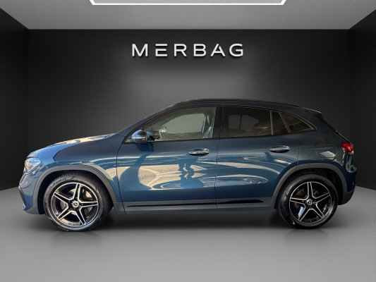 MERCEDES-BENZ GLA 200 AMG Line-image-2